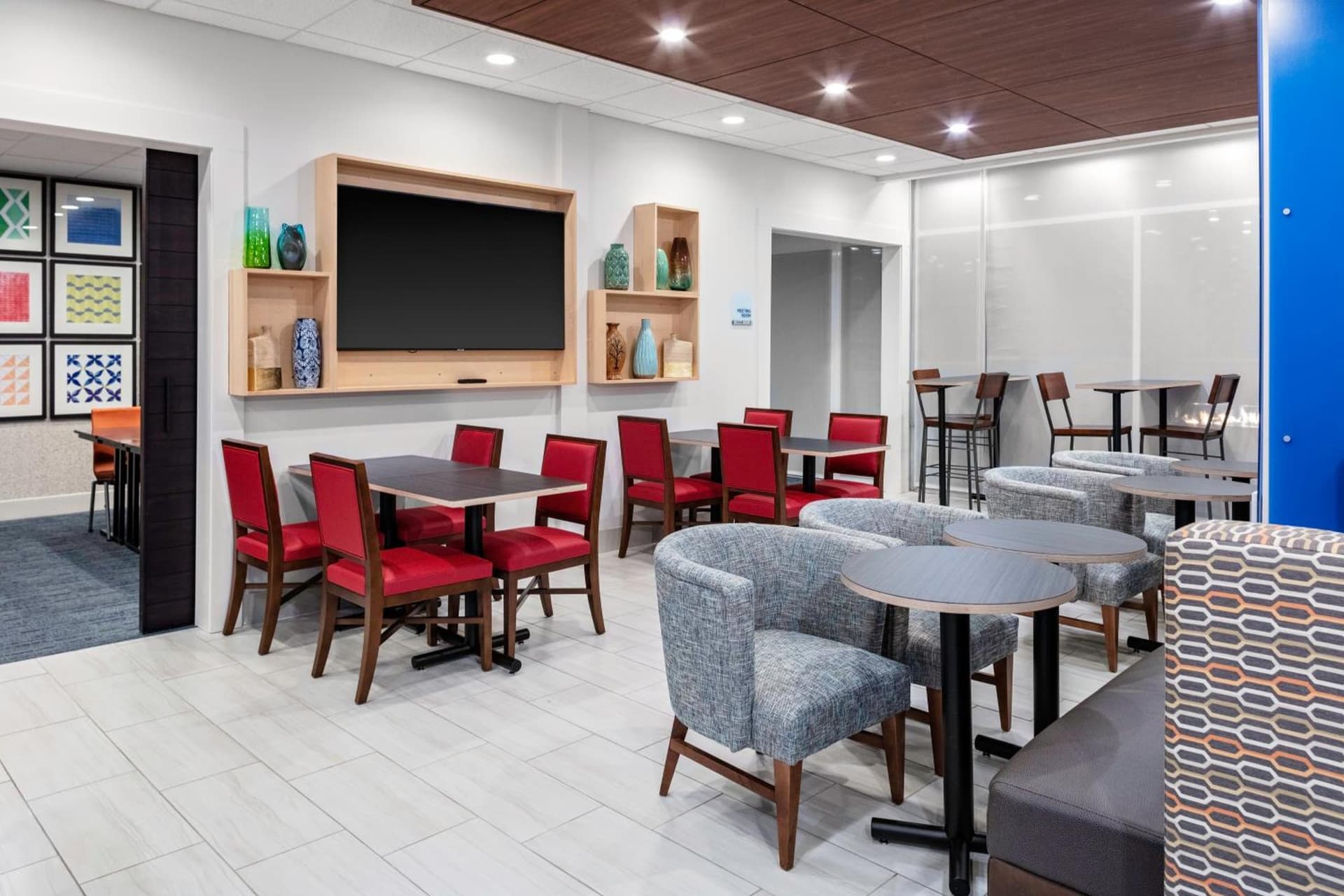 Holiday Inn Express & Suites Wilmington West - Medical Park by IHG gallery photo in Wilmington, NC — image 14