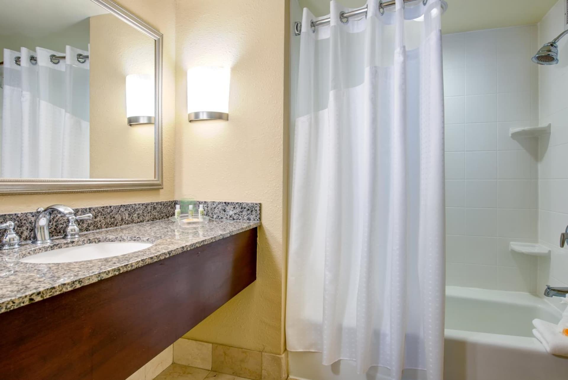 Holiday Inn Indianapolis North-Carmel by IHG gallery photo in Carmel, IN — image 40