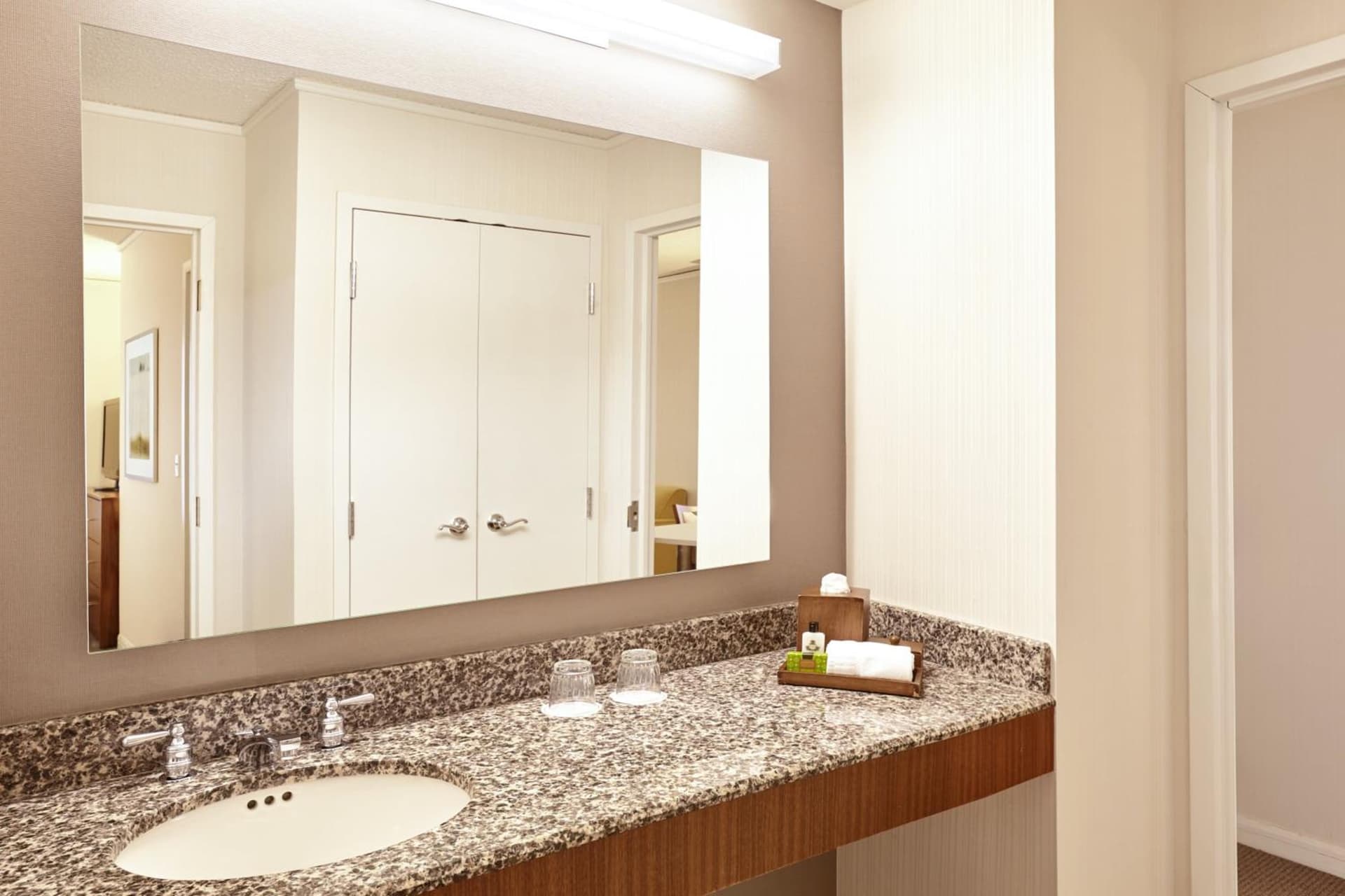 InterContinental Suites Hotel Cleveland by IHG gallery photo in Cleveland, OH — image 4