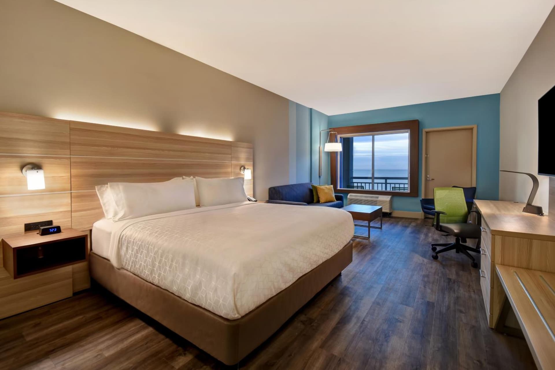 Holiday Inn Express & Suites - Galveston Beach by IHG gallery photo in Galveston, TX — image 11
