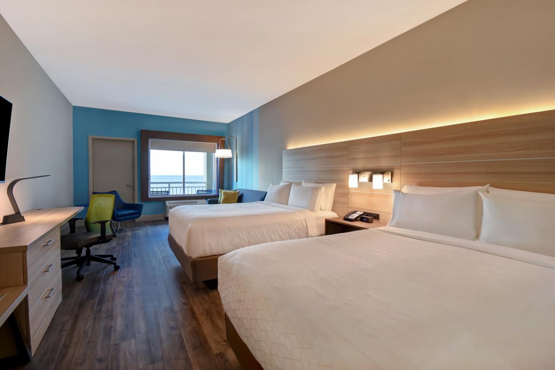 Holiday Inn Express & Suites - Galveston Beach by IHG gallery photo in Galveston, TX — image 7
