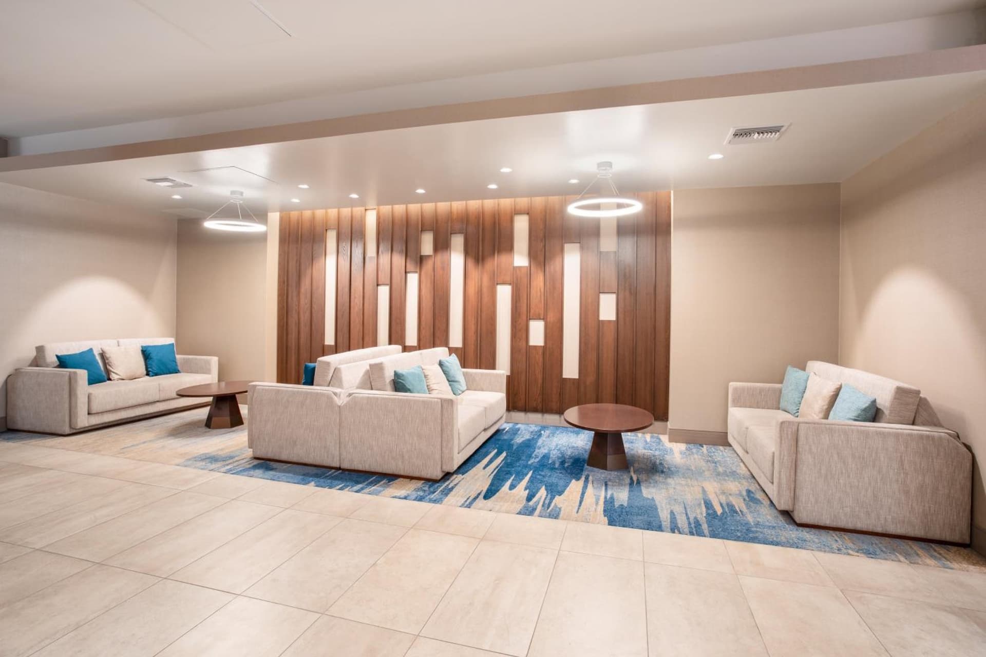 Holiday Inn Los Angeles - LAX Airport by IHG gallery photo in Los Angeles, CA — image 30