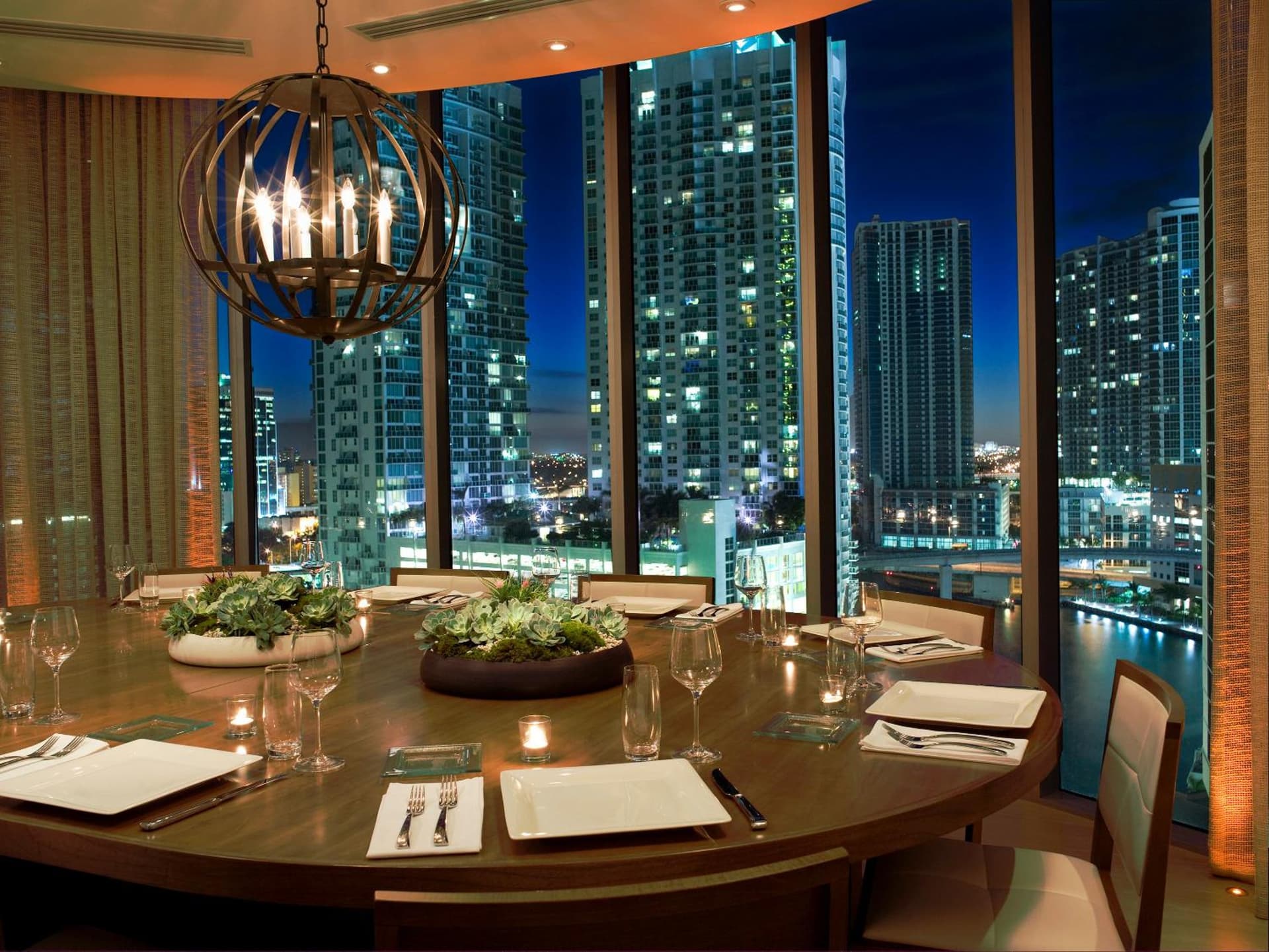 Kimpton EPIC Hotel by IHG gallery photo in Miami, FL — image 5