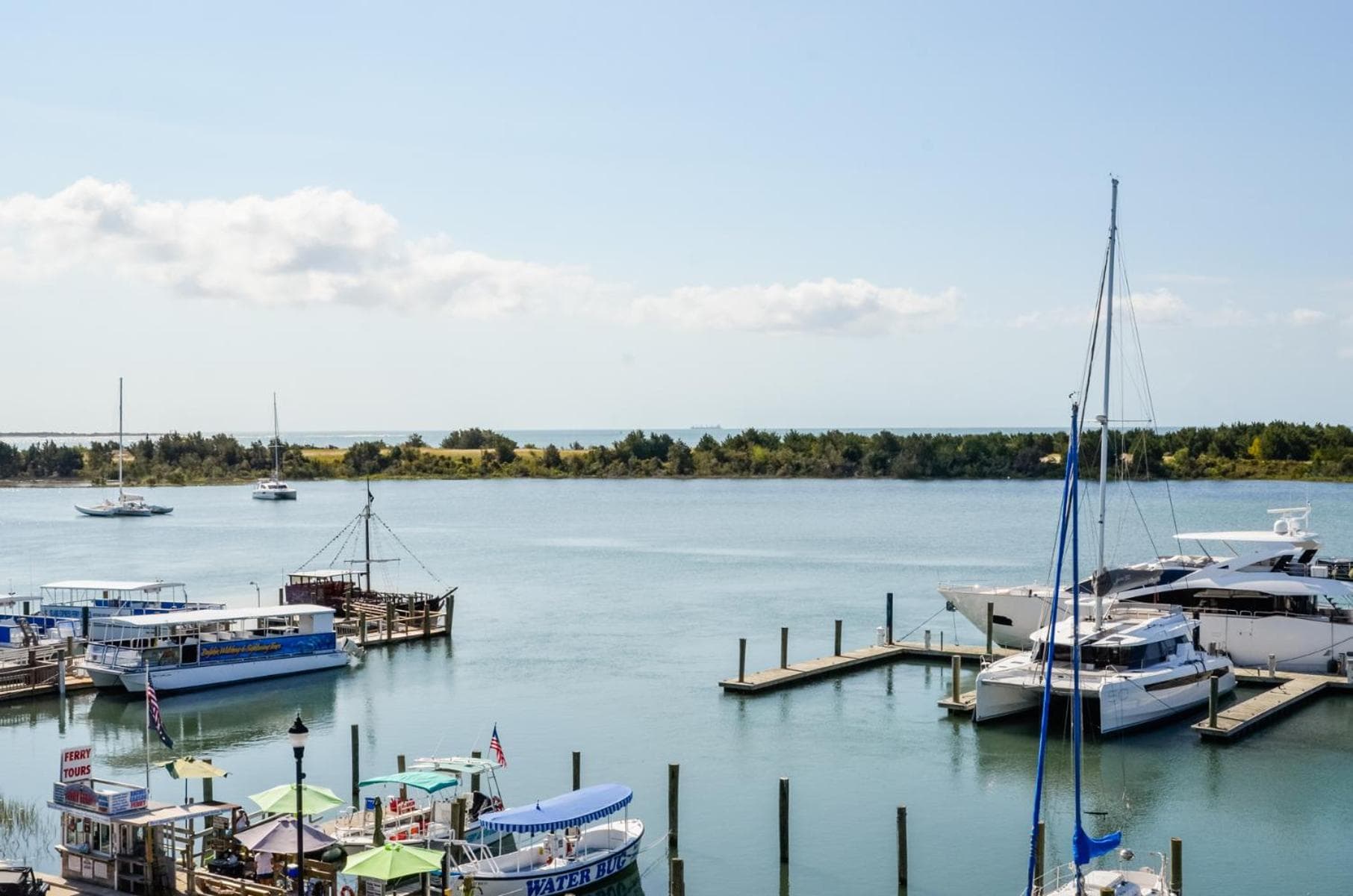 Inlet Inn NC interior in Beaufort, NC — gallery photo 2