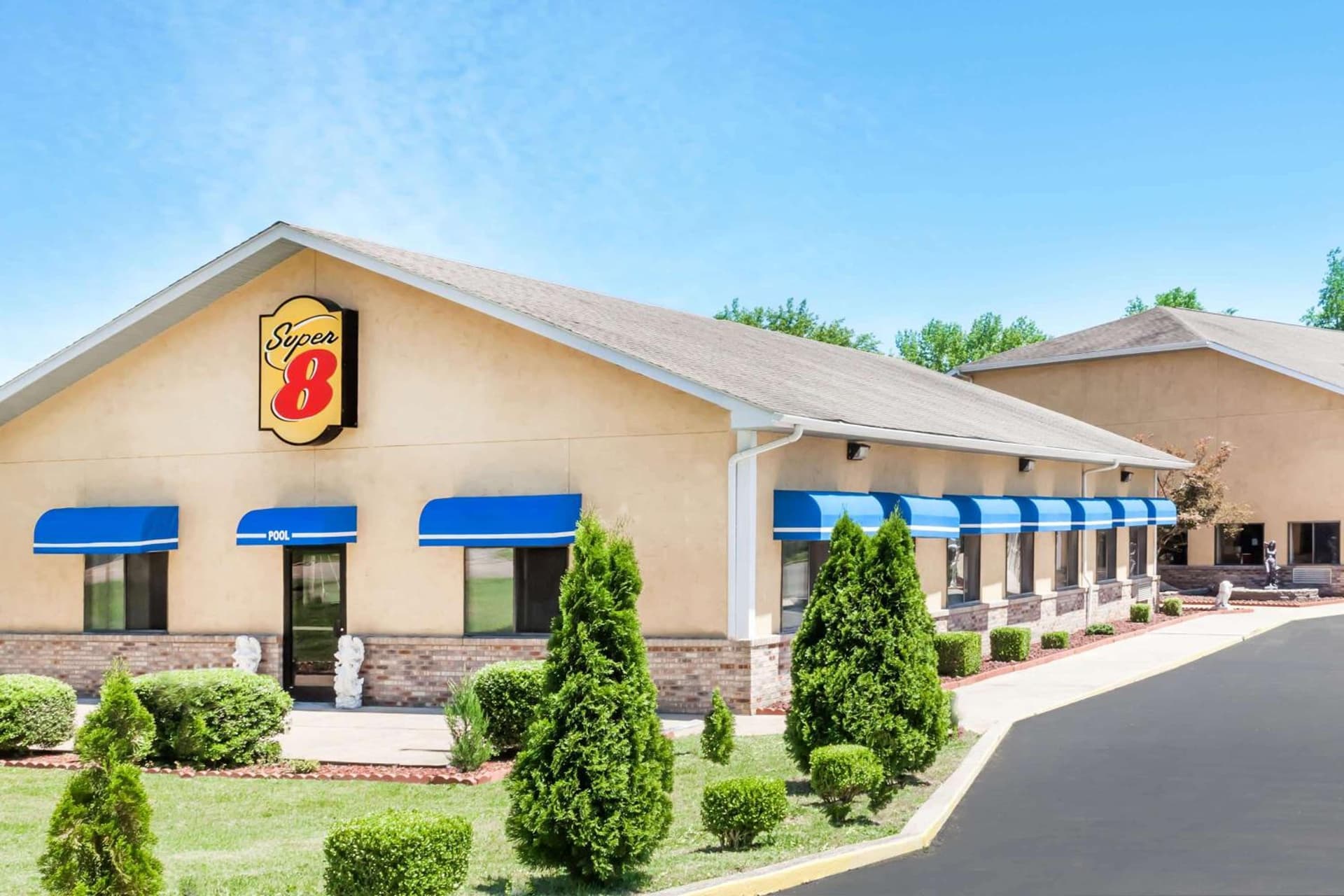 Super 8 by Wyndham Paris featured exterior or lobby in Paris, TN — similar hotel