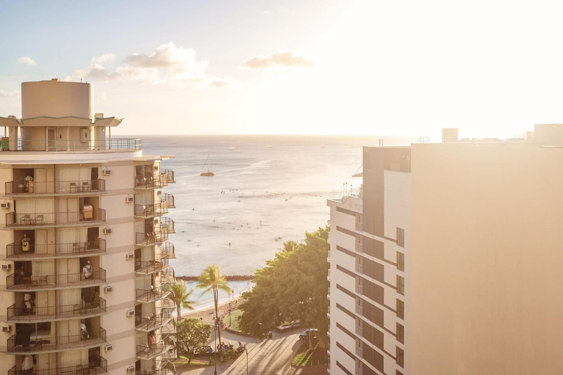 Waikiki Resort Hotel gallery photo in Honolulu, HI — image 22