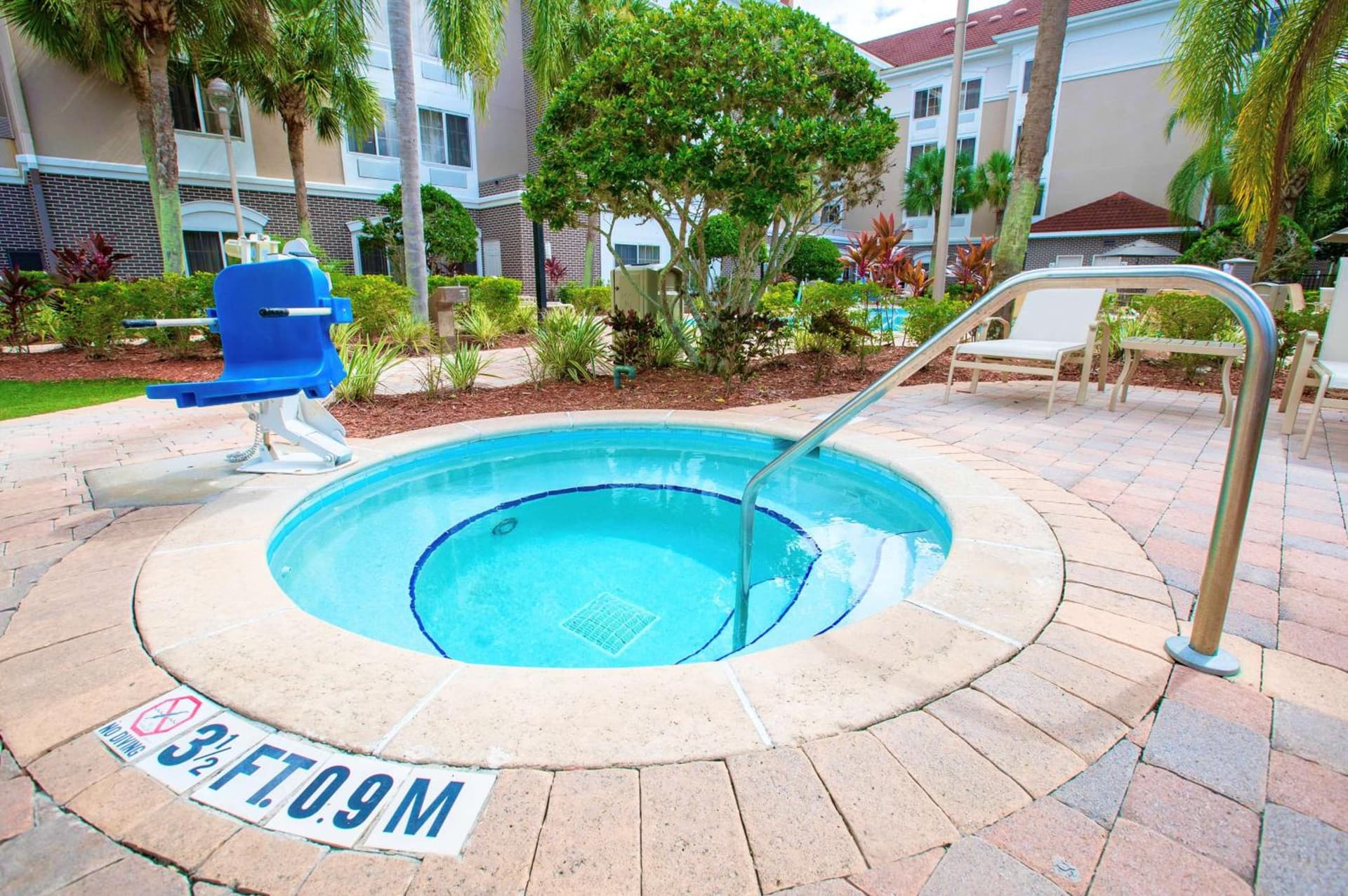 Best Western Plus Orlando Lake Buena Vista South Inn & Suites property views in Kissimmee, FL — gallery photo 3