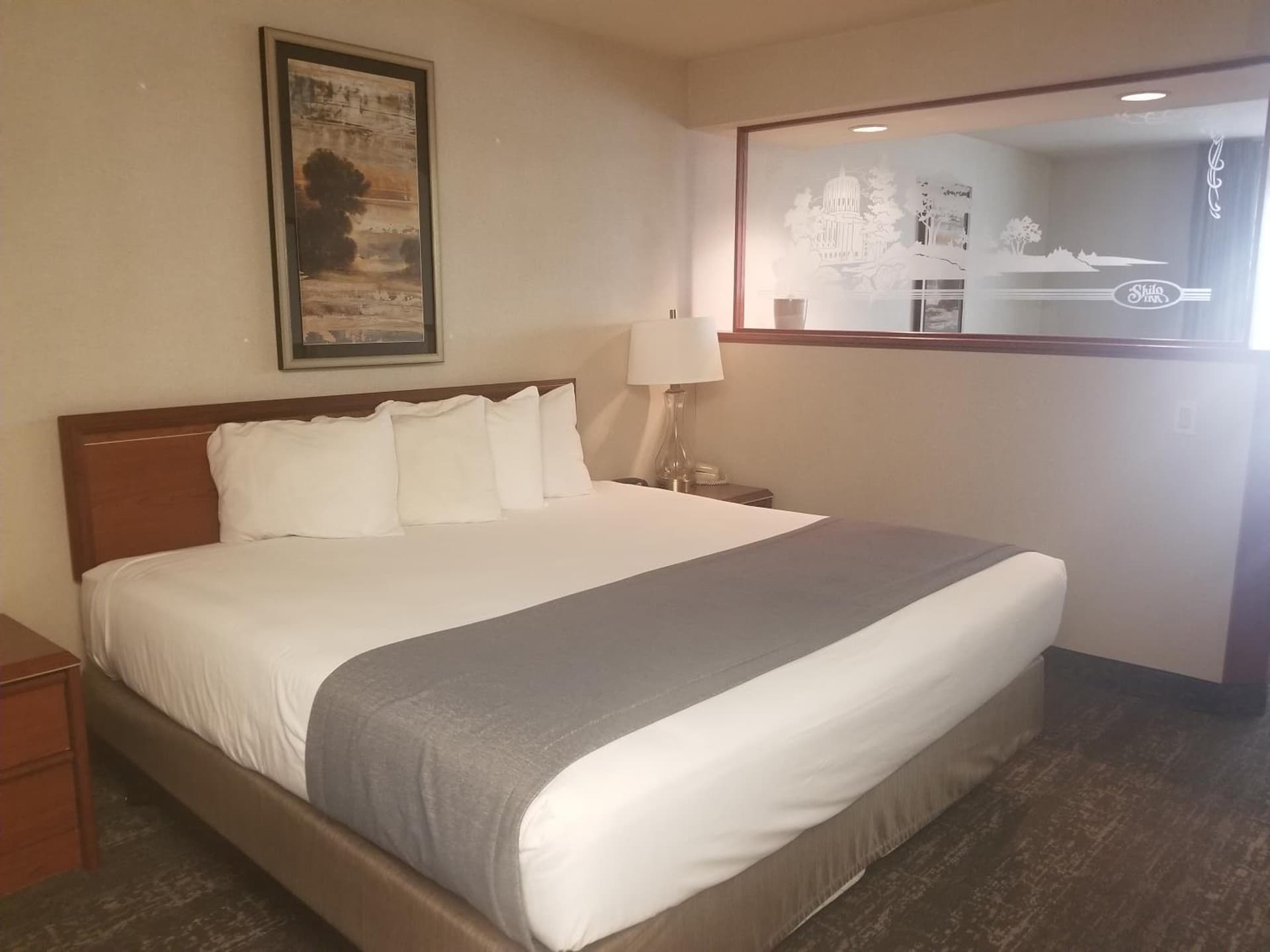Shilo Inn Suites Salem property views in Salem, OR — gallery photo 3