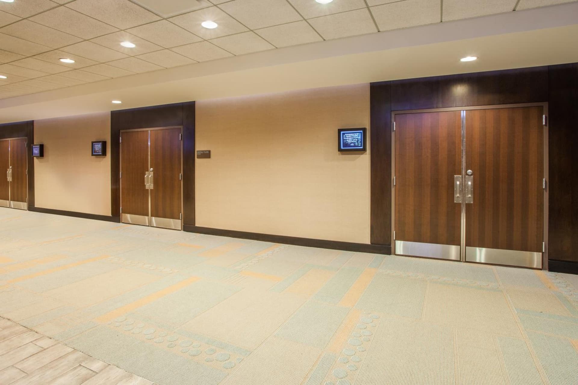 Crowne Plaza Hotel Glen Ellyn/Lombard by IHG gallery photo in Glen Ellyn, IL — image 63