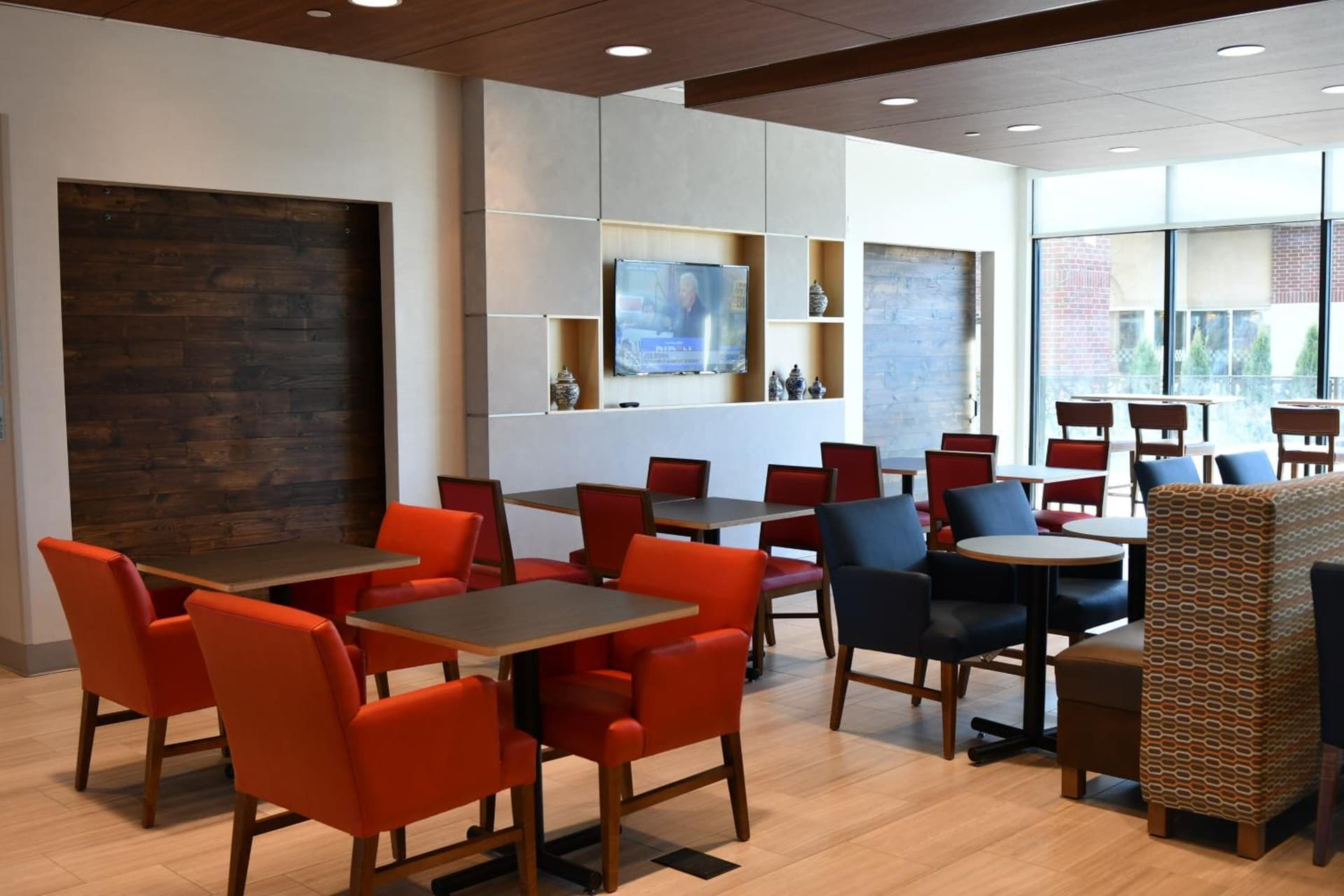 Holiday Inn Express & Suites - Romeoville - Joliet North by IHG gallery photo in Romeoville, IL — image 66