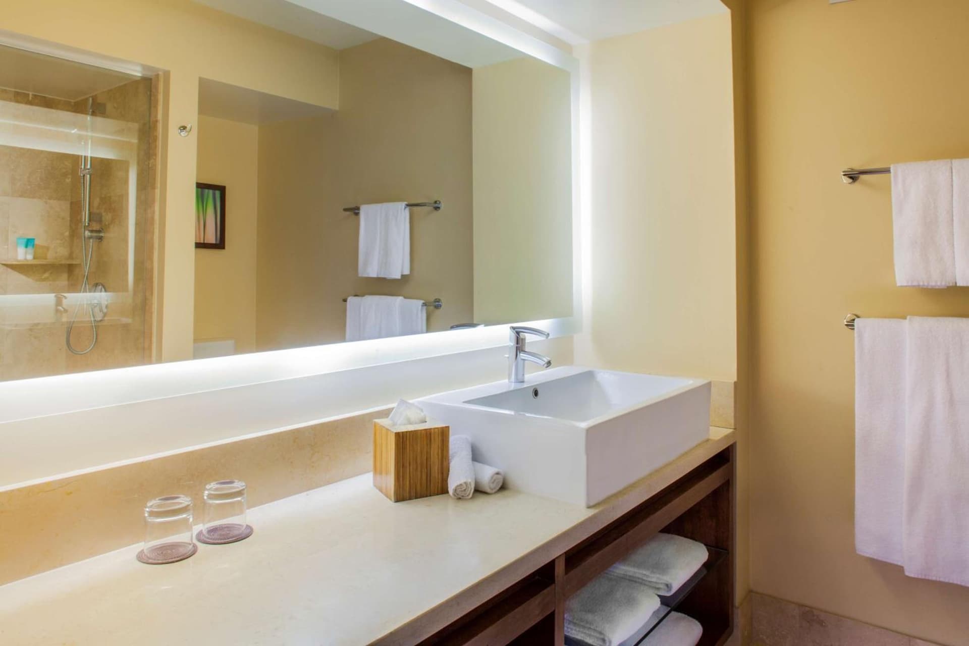 Hyatt Regency Monterey Hotel and Spa gallery photo in Monterey, CA — image 17