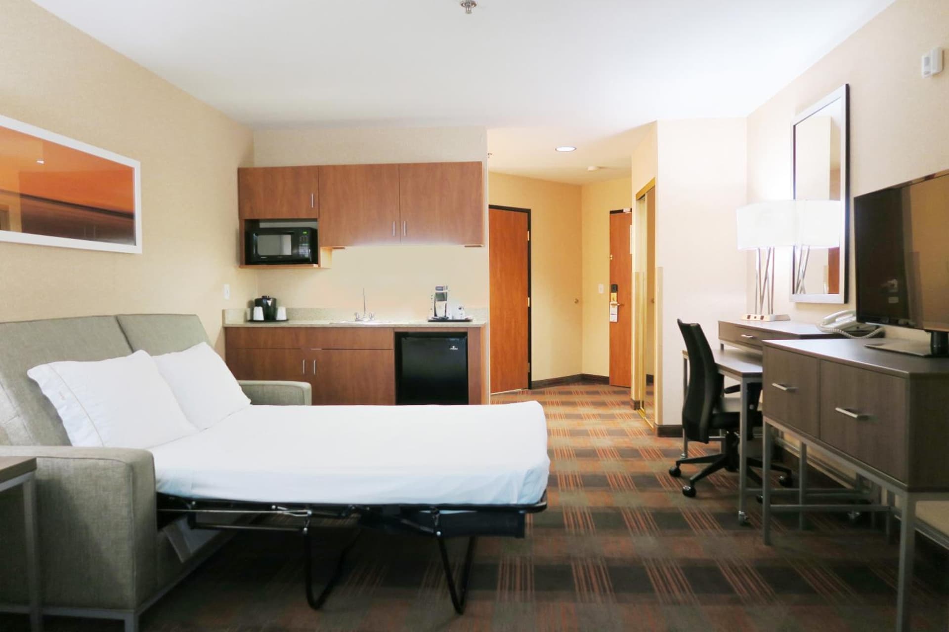 HOLIDAY INN EXPRESS & SUITES ELK GROVE CENTRAL - HWY 99 by IHG gallery photo in Elk Grove, CA — image 74