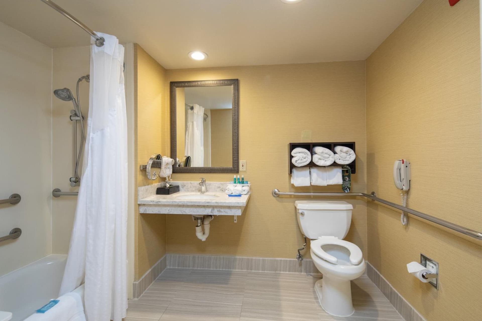 Holiday Inn Express Castro Valley - I-580 by IHG gallery photo in Castro Valley, CA — image 8