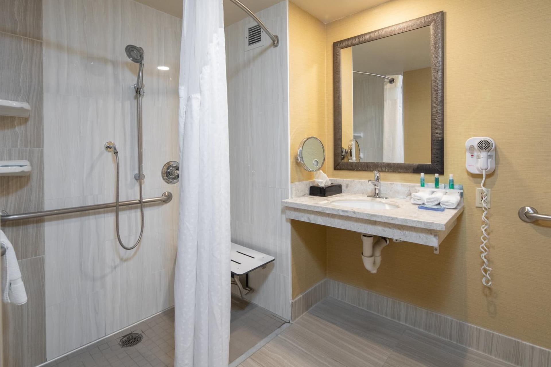 Holiday Inn Express Castro Valley - I-580 by IHG gallery photo in Castro Valley, CA — image 15