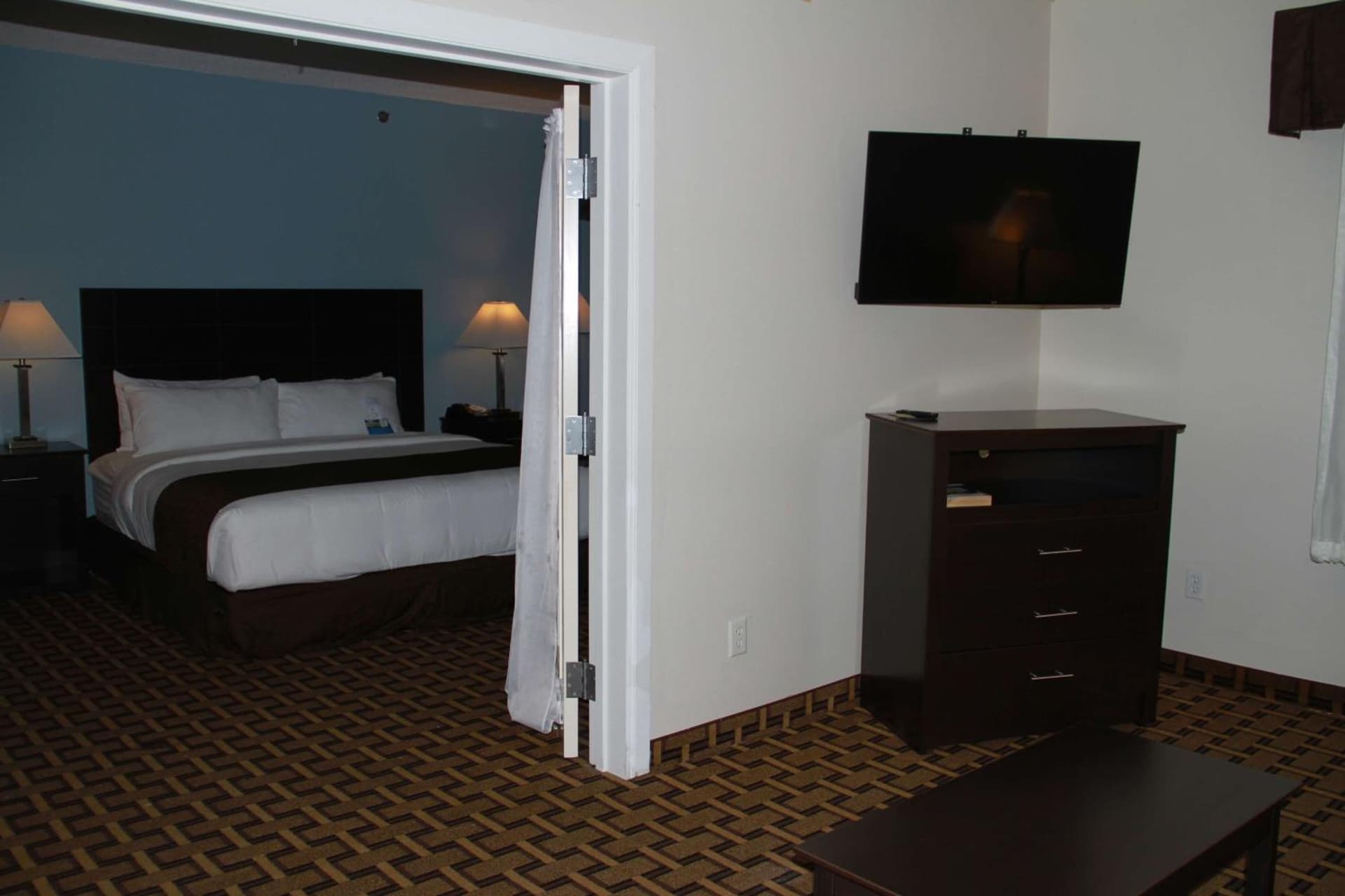 SureStay Plus Hotel by Best Western Coralville Iowa City gallery photo in Coralville, IA — image 9