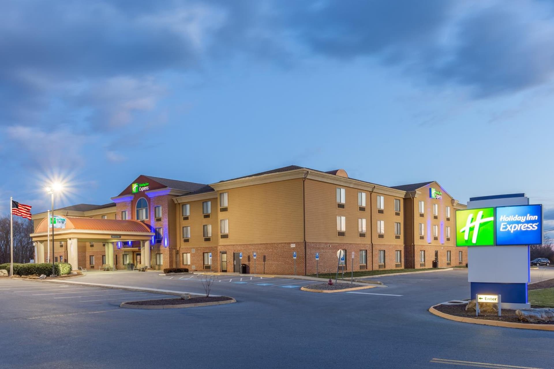 Holiday Inn Express Charles Town by IHG featured exterior or lobby in Shenandoah Junction, WV — similar hotel