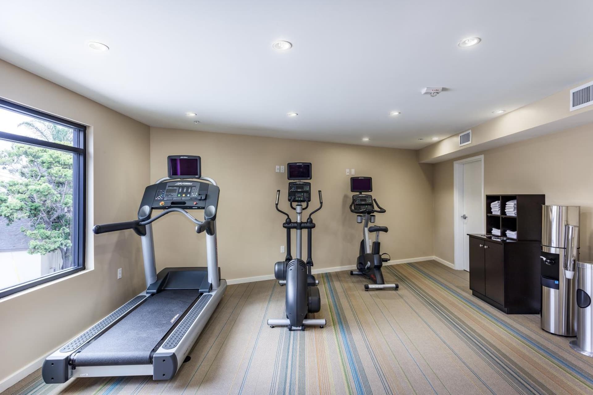 Holiday Inn Express and Suites La Jolla - Windansea Beach, and IHG Hotel property views in San Diego, CA — gallery photo 3