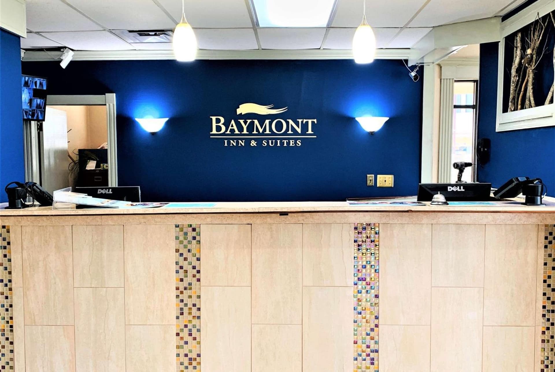Baymont by Wyndham Front Royal Near Shenandoah National Park interior in Front Royal, VA — gallery photo 2