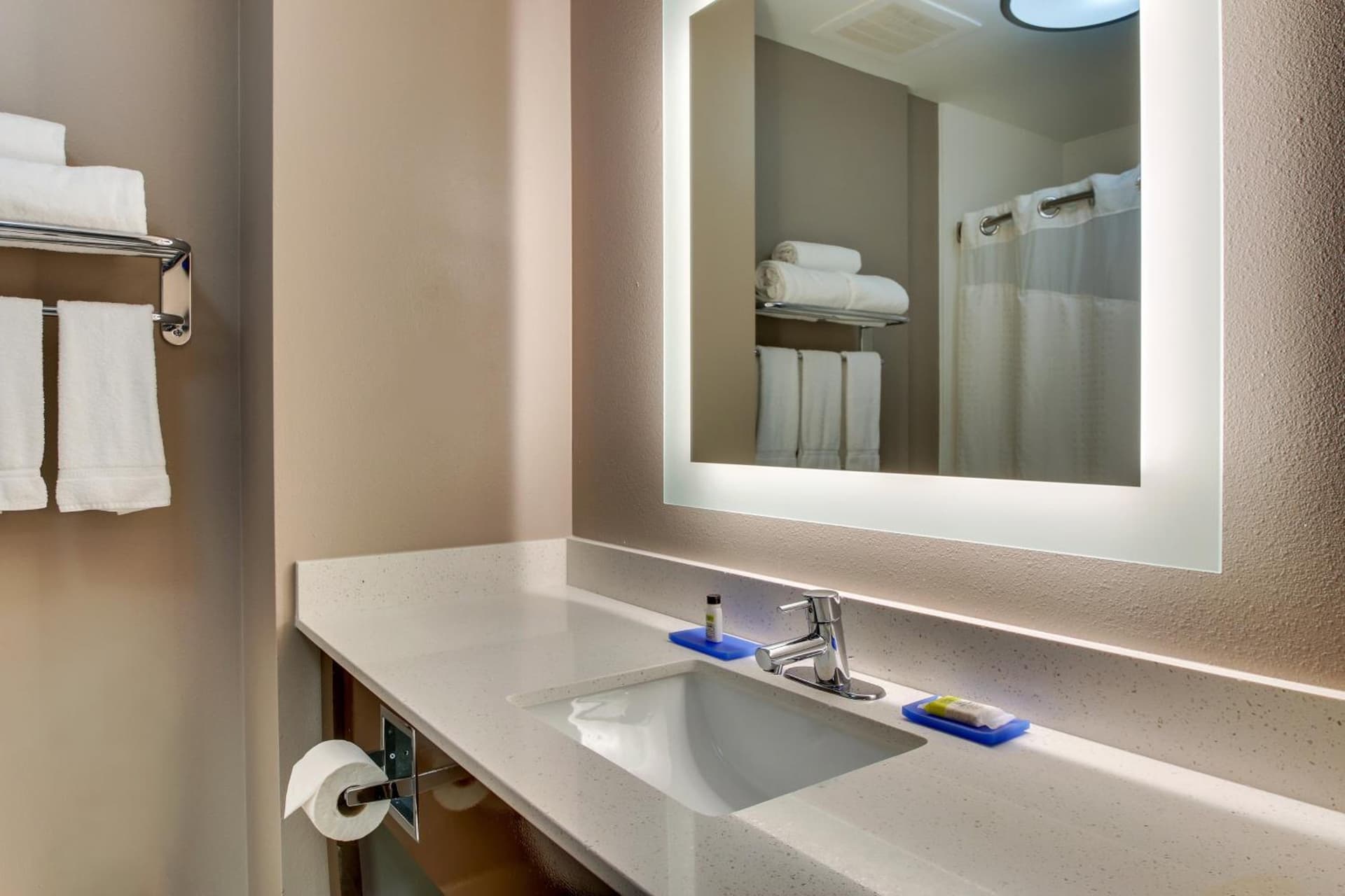 Holiday Inn Express & Suites Columbus - Ft Benning Maingate by IHG gallery photo in Columbus, GA — image 17