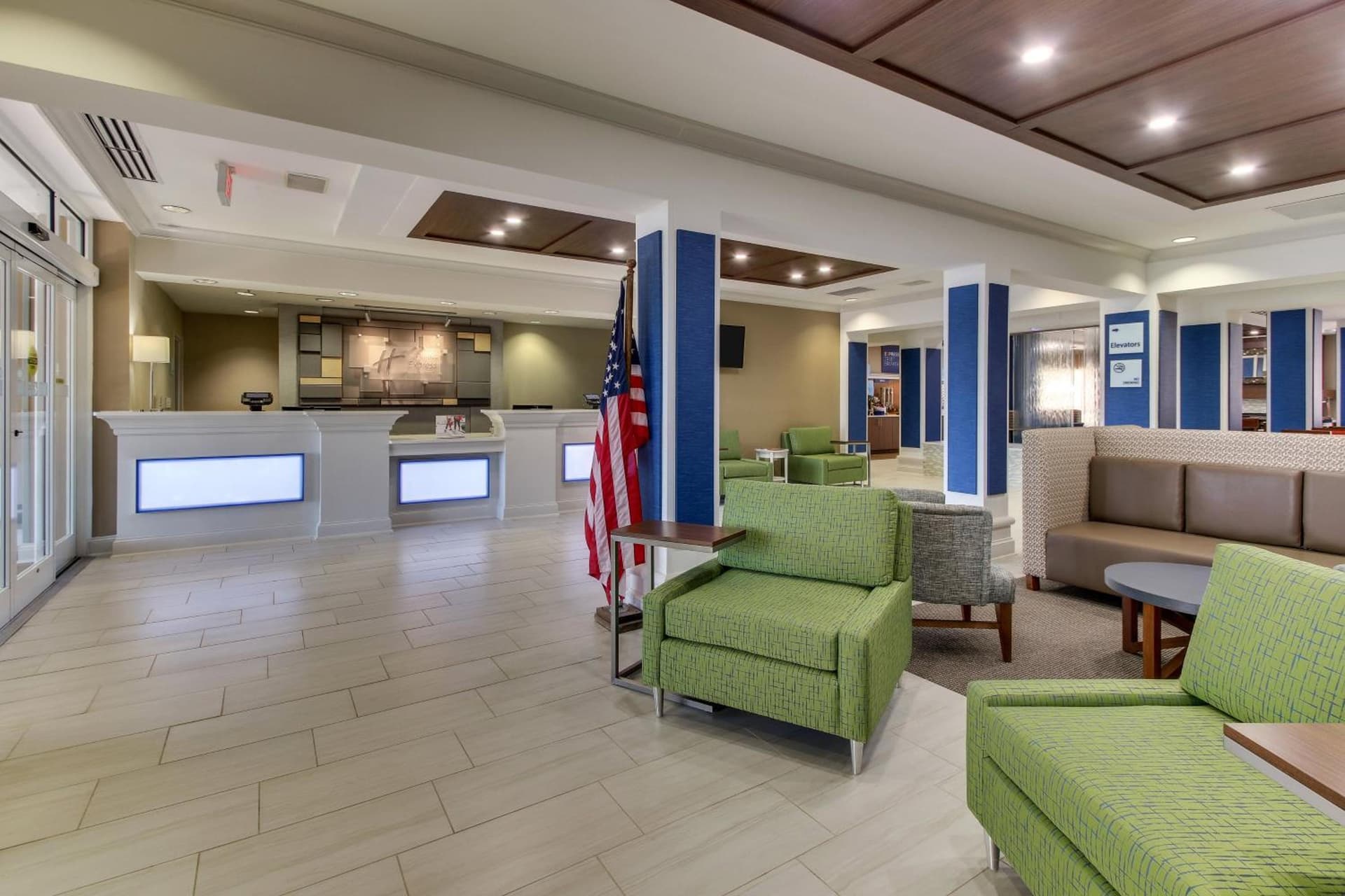 Holiday Inn Express & Suites Columbus - Ft Benning Maingate by IHG interior in Columbus, GA — gallery photo 2