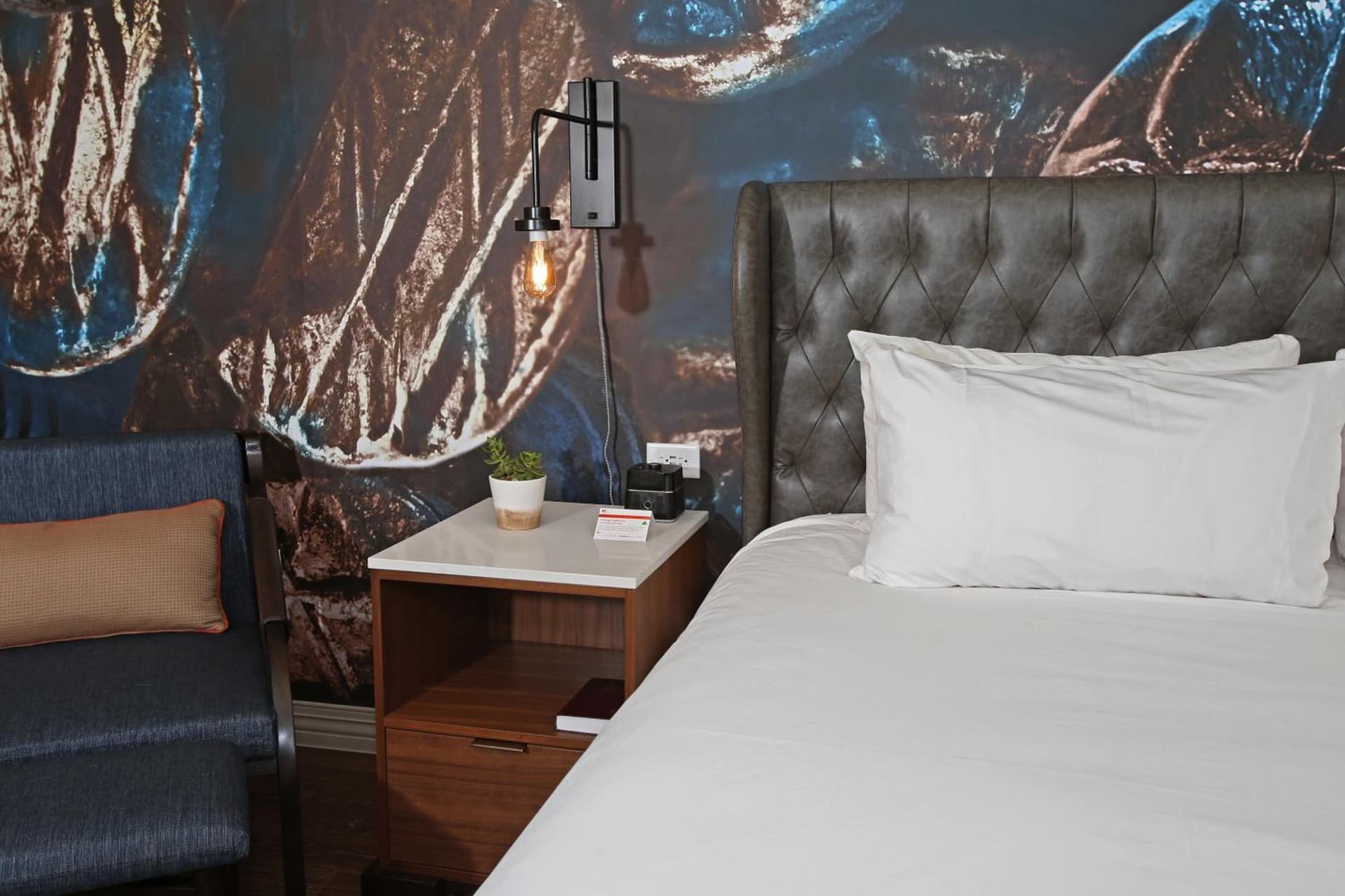 Hotel Indigo Naperville Riverwalk by IHG gallery photo in Naperville, IL — image 7