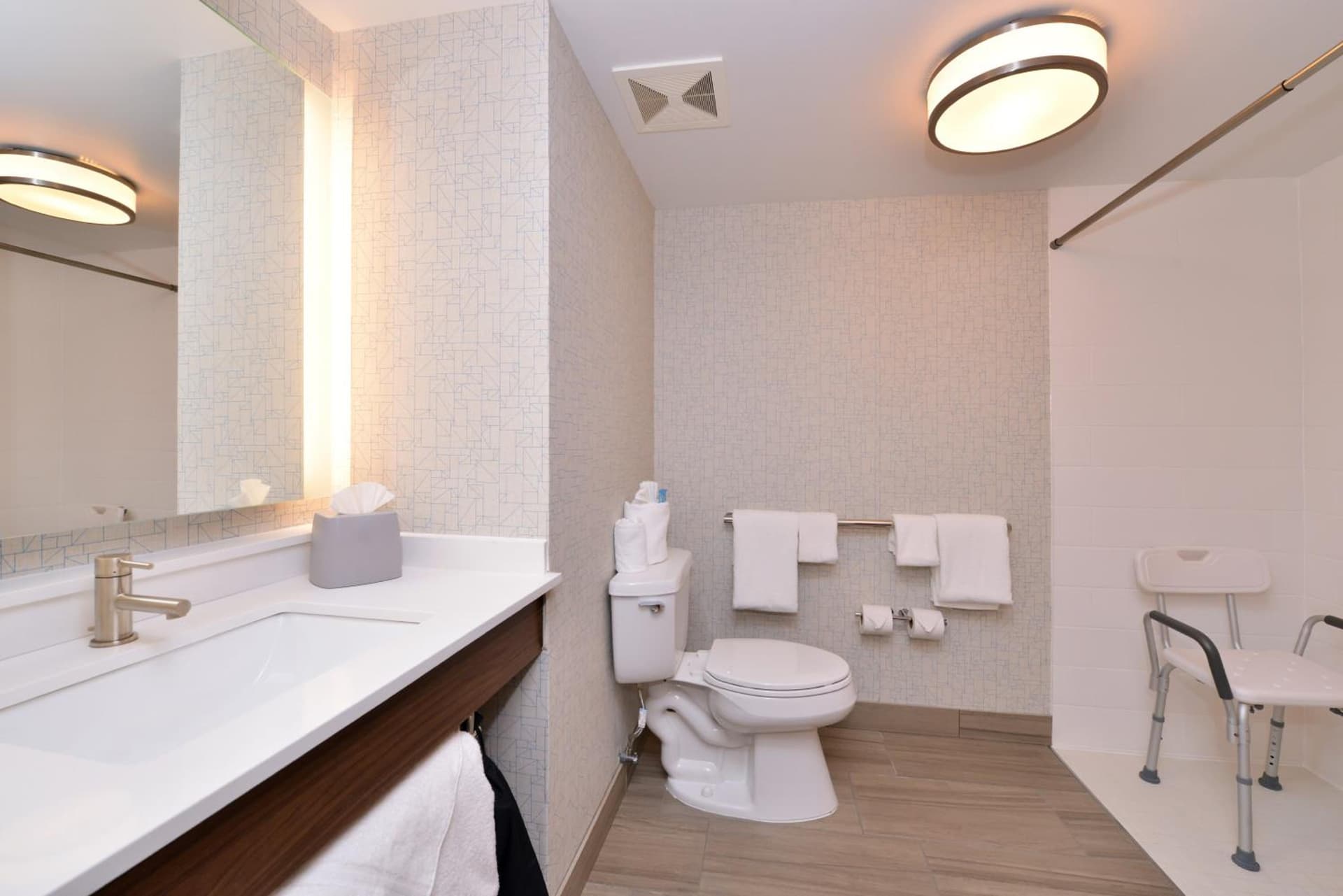 Holiday Inn Express & Suites Indianapolis Dtn-Conv Ctr Area by IHG gallery photo in Indianapolis, IN — image 62