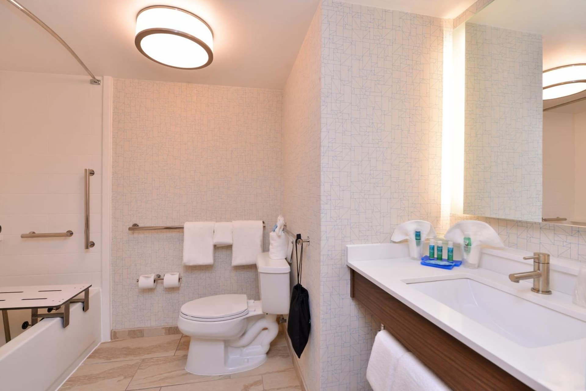 Holiday Inn Express & Suites Indianapolis Dtn-Conv Ctr Area by IHG gallery photo in Indianapolis, IN — image 29