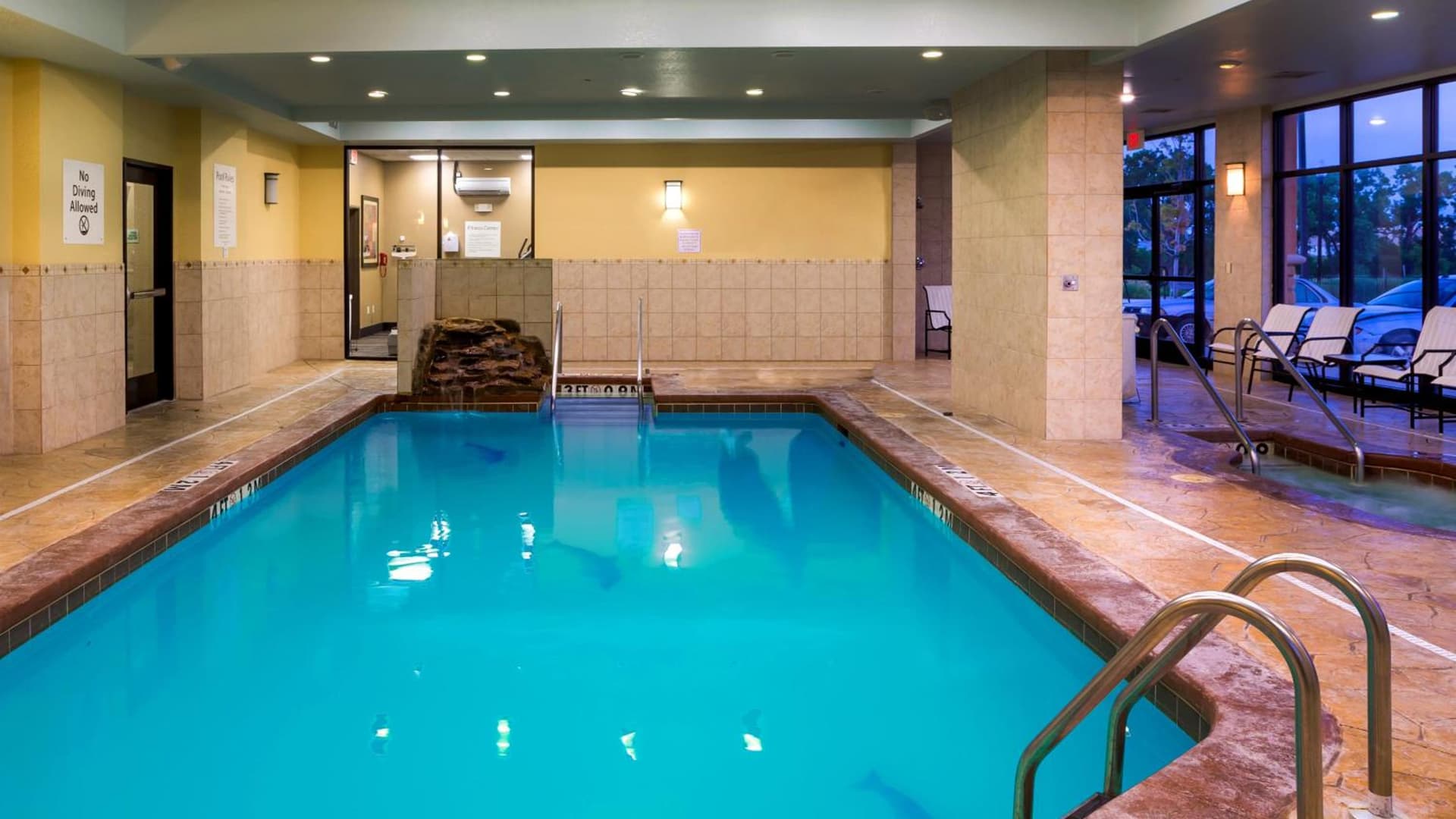 Holiday Inn Oklahoma City Airport by IHG interior in Oklahoma City, OK — gallery photo 2