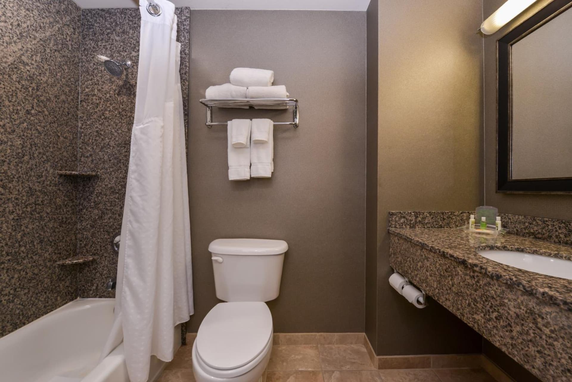 Holiday Inn Ontario Airport - California by IHG gallery photo in Ontario, CA — image 6