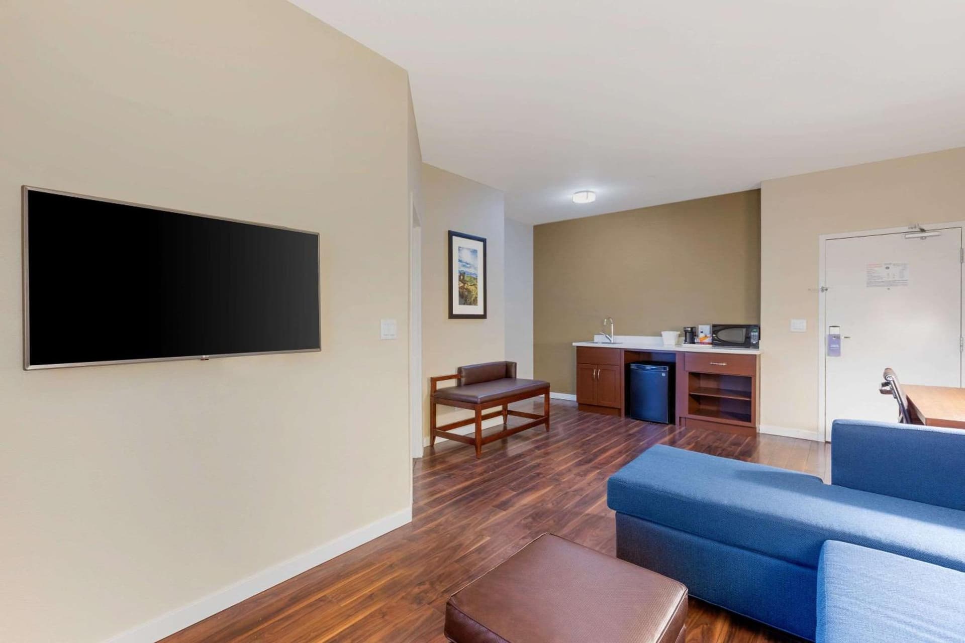 Comfort Inn & Suites Near Ontario Airport gallery photo in Ontario, CA — image 24
