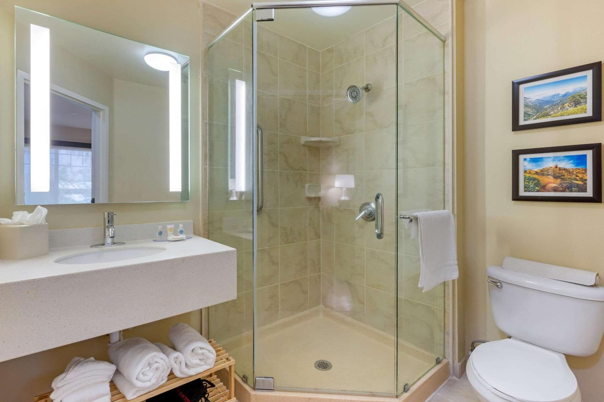 Comfort Inn & Suites Near Ontario Airport gallery photo in Ontario, CA — image 28