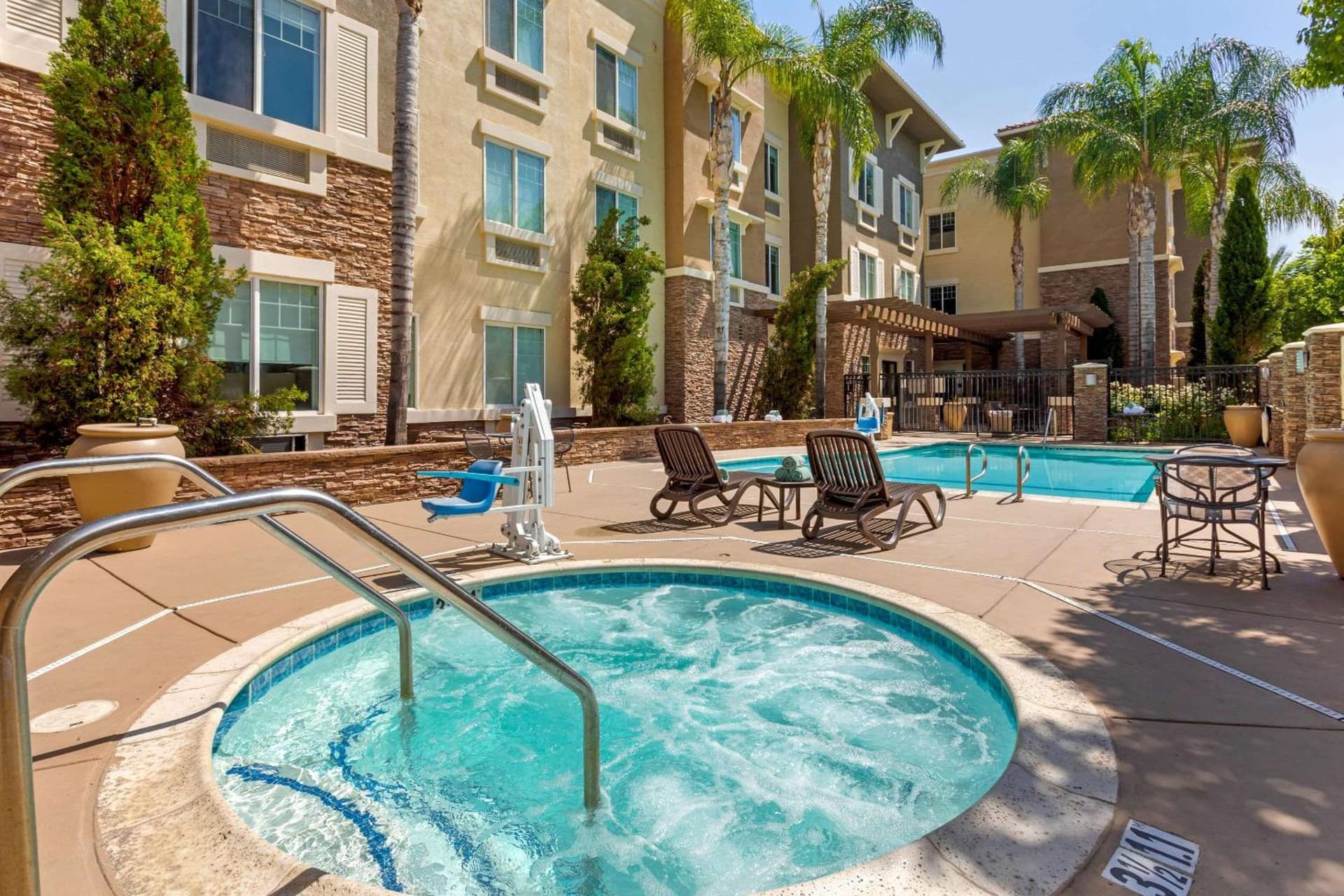 Comfort Inn & Suites Near Ontario Airport interior in Ontario, CA — gallery photo 2