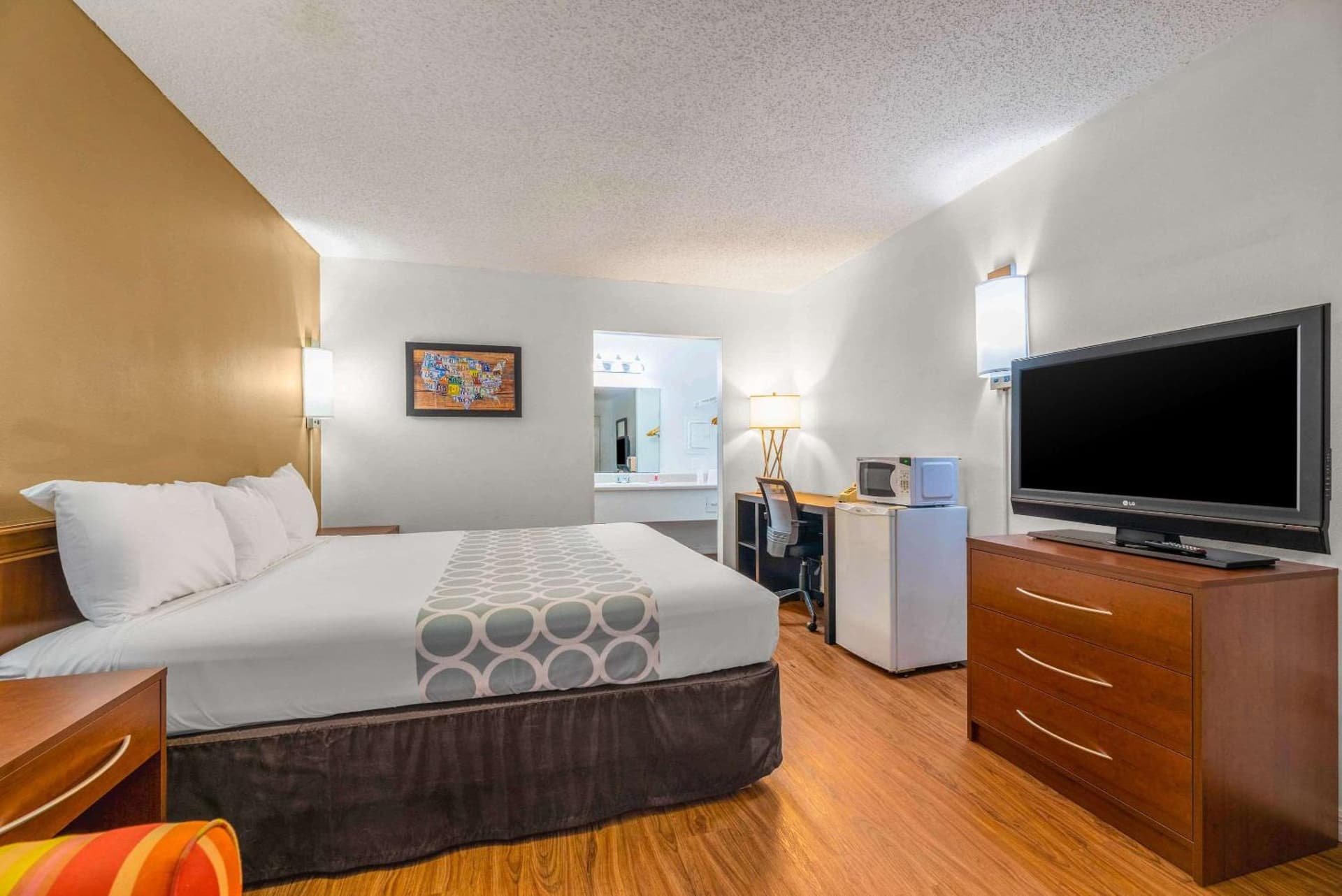 Econo Lodge Crystal River gallery photo in Crystal River, FL — image 35