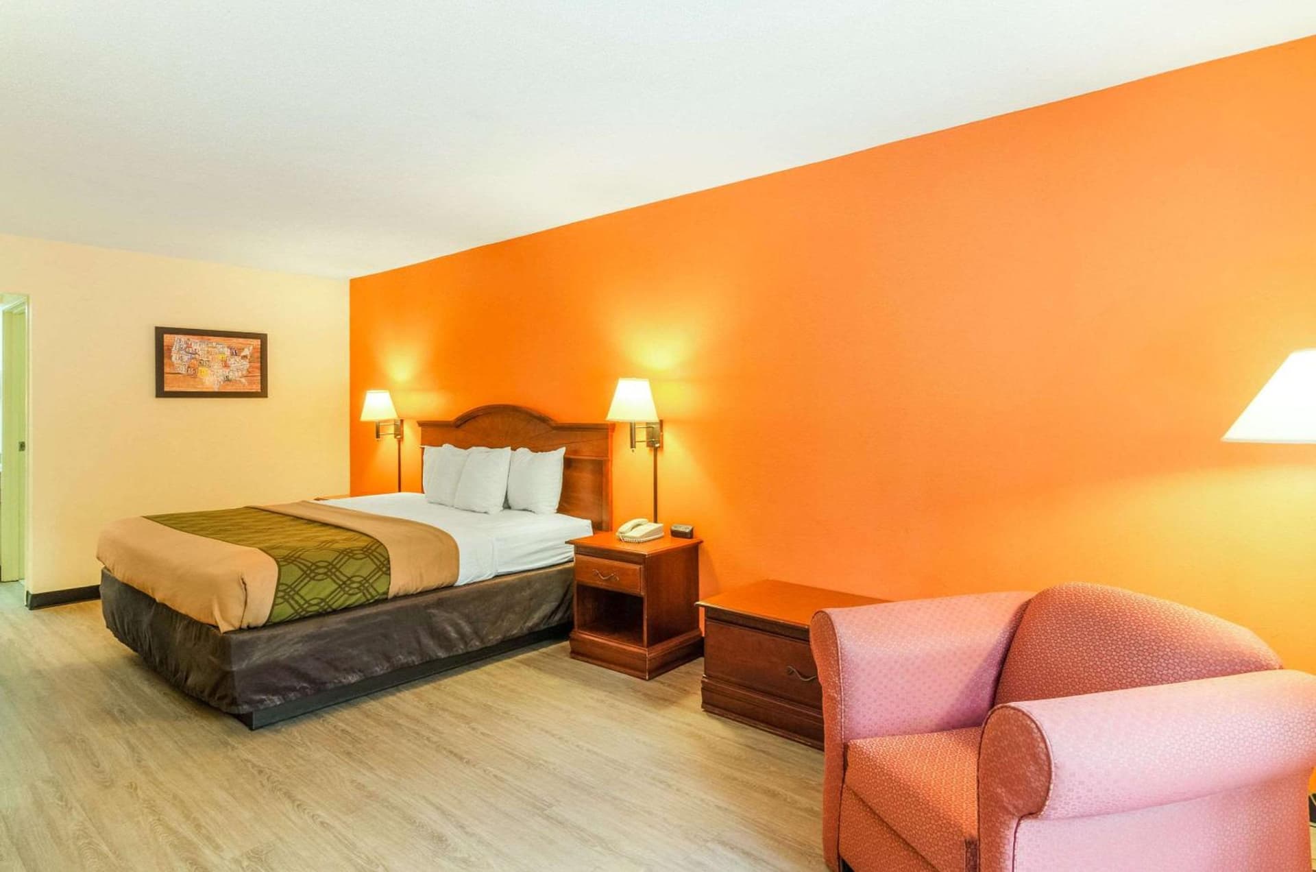 Econo Lodge Inn & Suites Gulfport Airport gallery photo in Gulfport, MS — image 13
