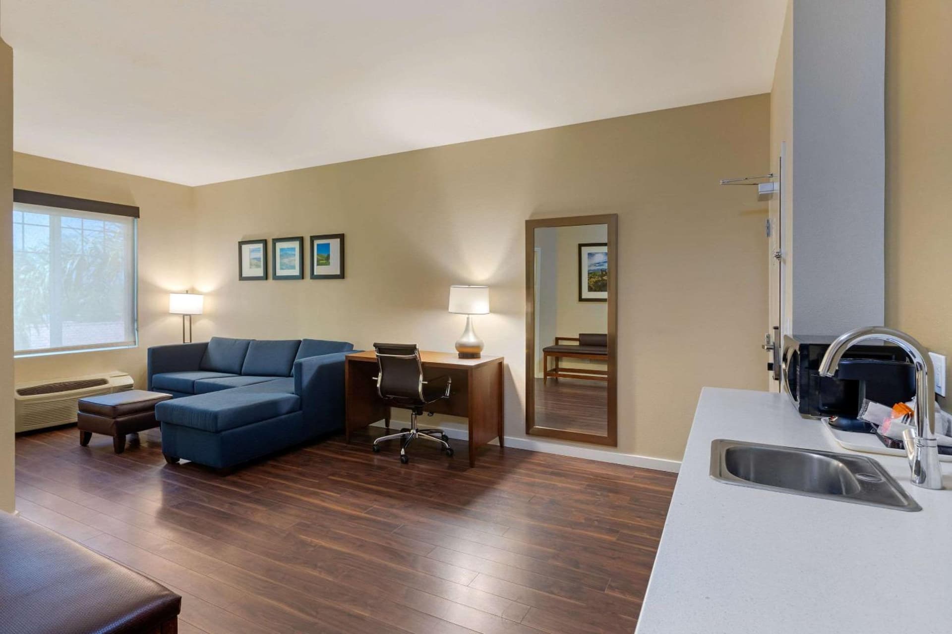Comfort Inn & Suites Near Ontario Airport gallery photo in Ontario, CA — image 8
