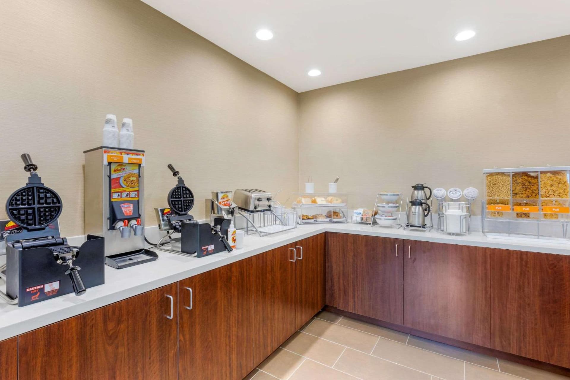 Comfort Inn & Suites Near Ontario Airport gallery photo in Ontario, CA — image 47