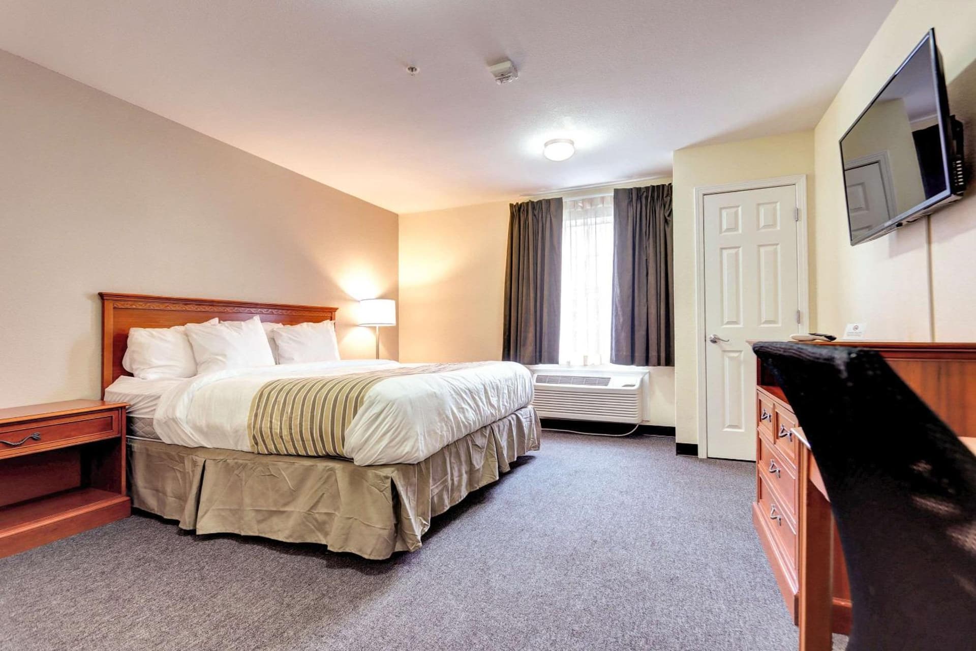 Suburban Studios Westminster Denver North interior in Westminster, CO — gallery photo 2