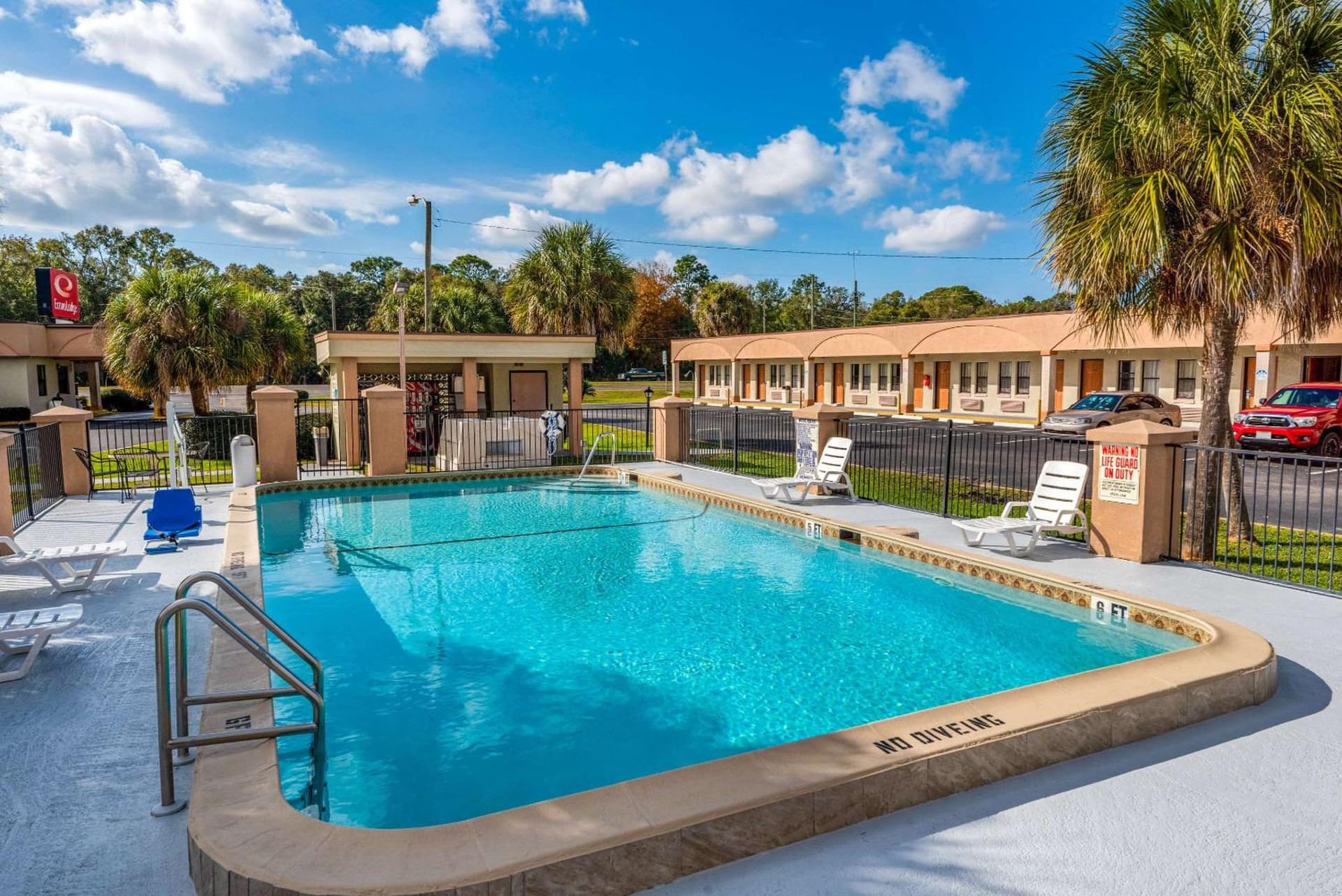 Econo Lodge Crystal River gallery photo in Crystal River, FL — image 25