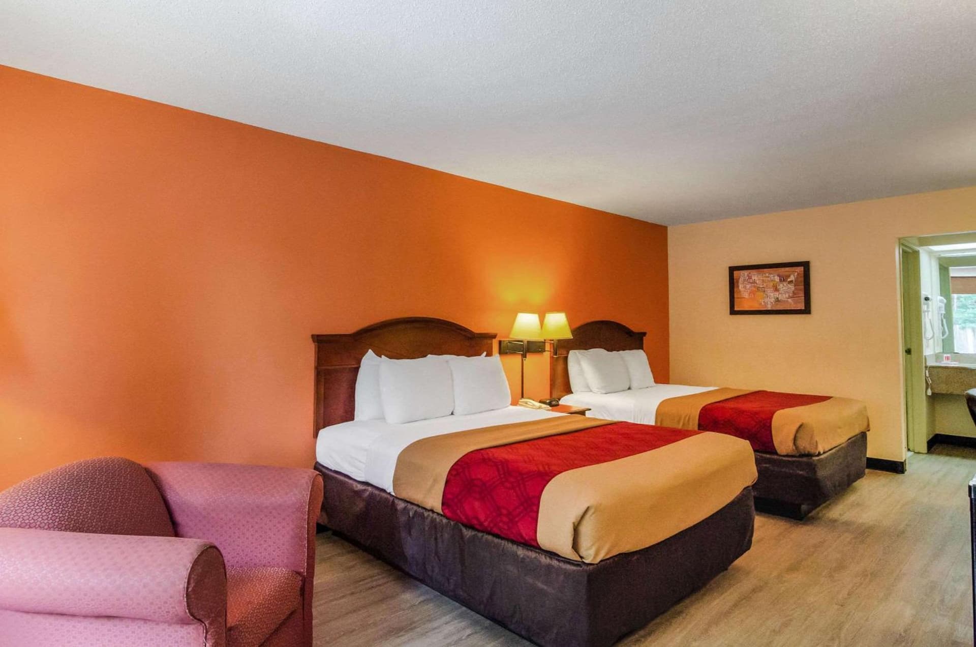 Econo Lodge Inn & Suites Gulfport Airport gallery photo in Gulfport, MS — image 4