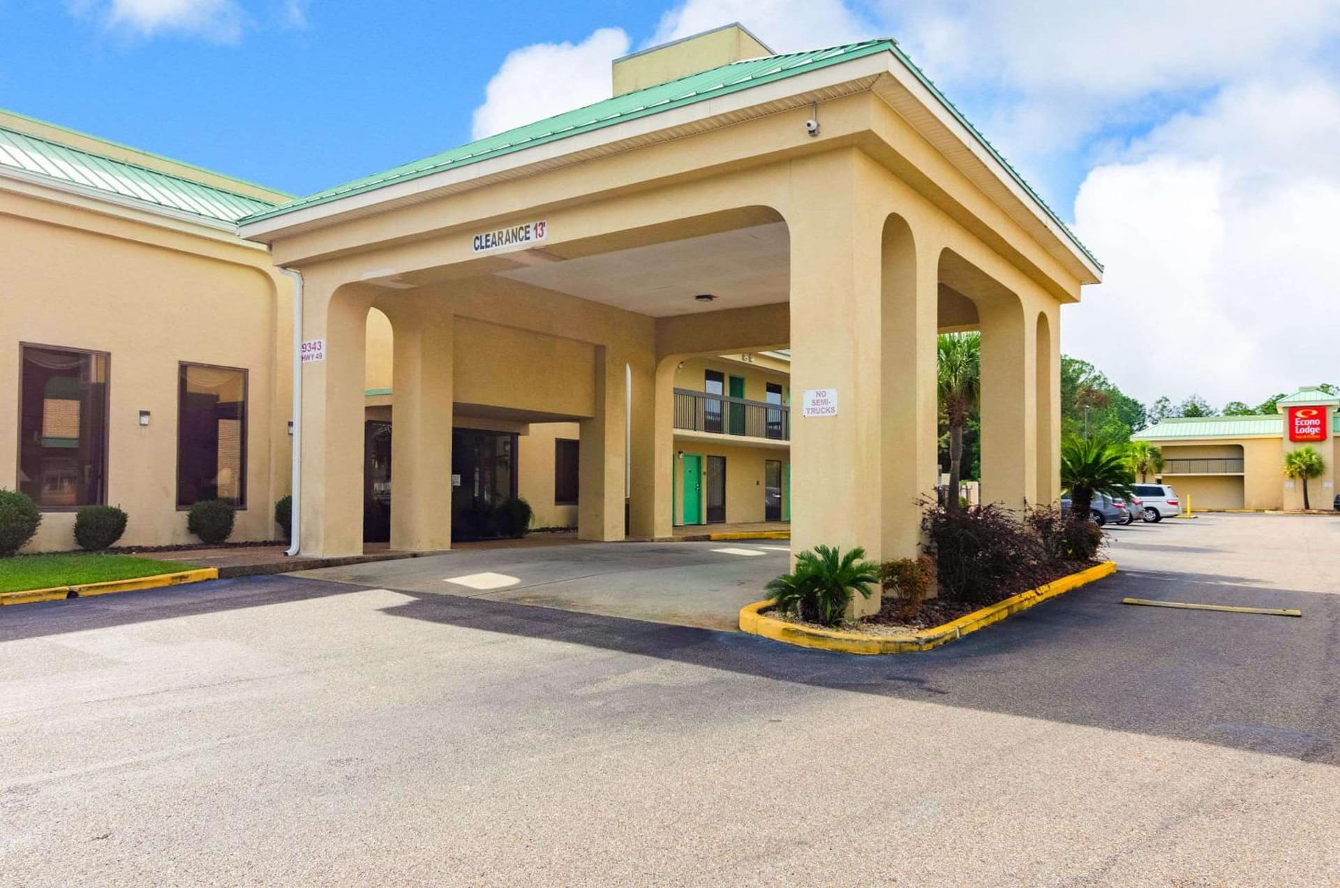 Econo Lodge Inn & Suites Gulfport Airport gallery photo in Gulfport, MS — image 10