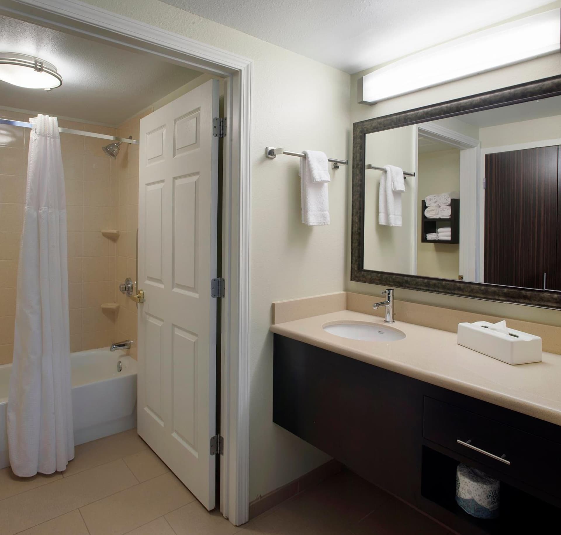 Staybridge Suites Fayetteville/Univ Of Arkansas by IHG gallery photo in Fayetteville, AR — image 31