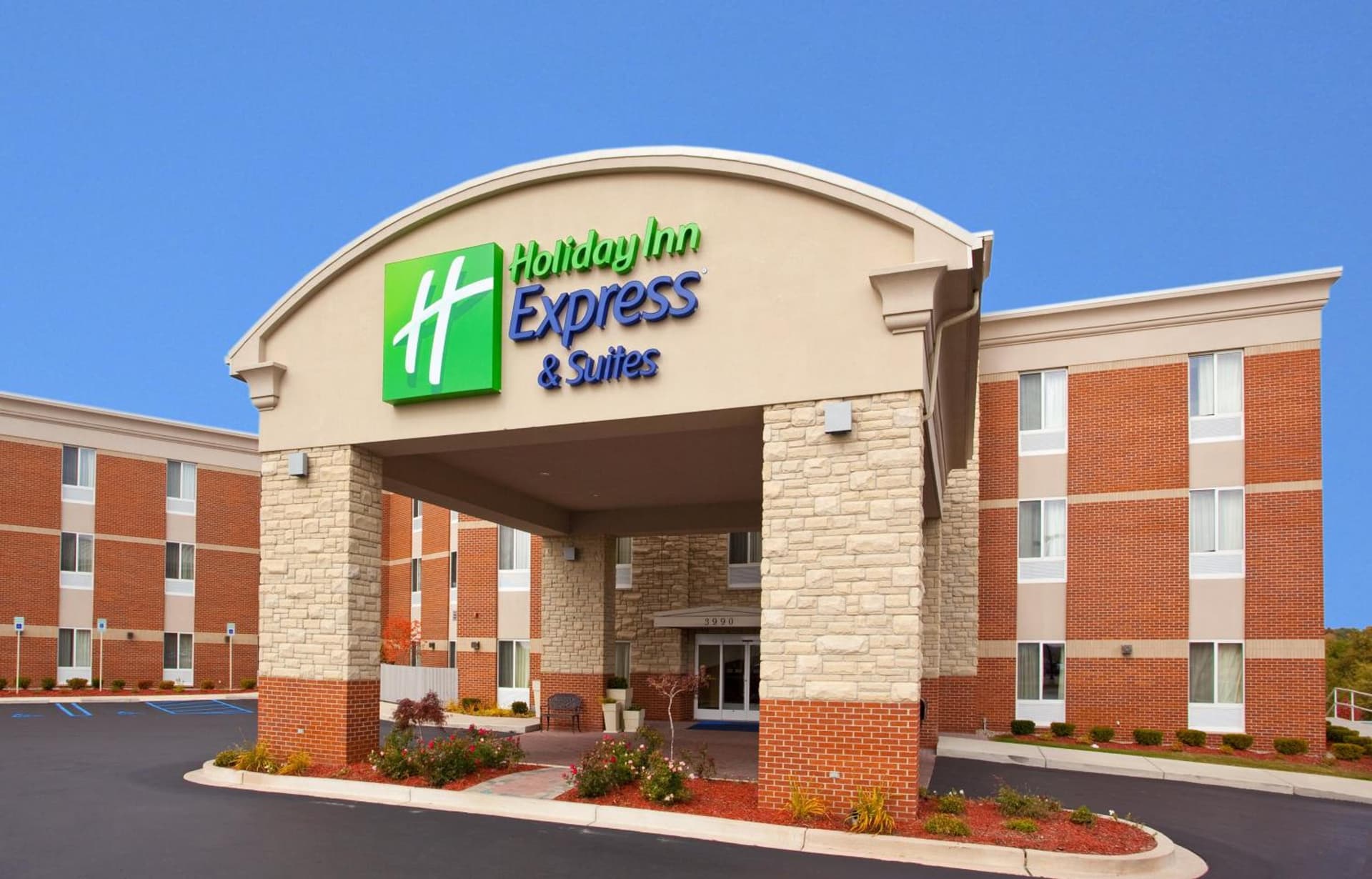 Holiday Inn Express Hotel & Suites Auburn Hills by IHG featured exterior or lobby in Auburn Hills, MI — similar hotel