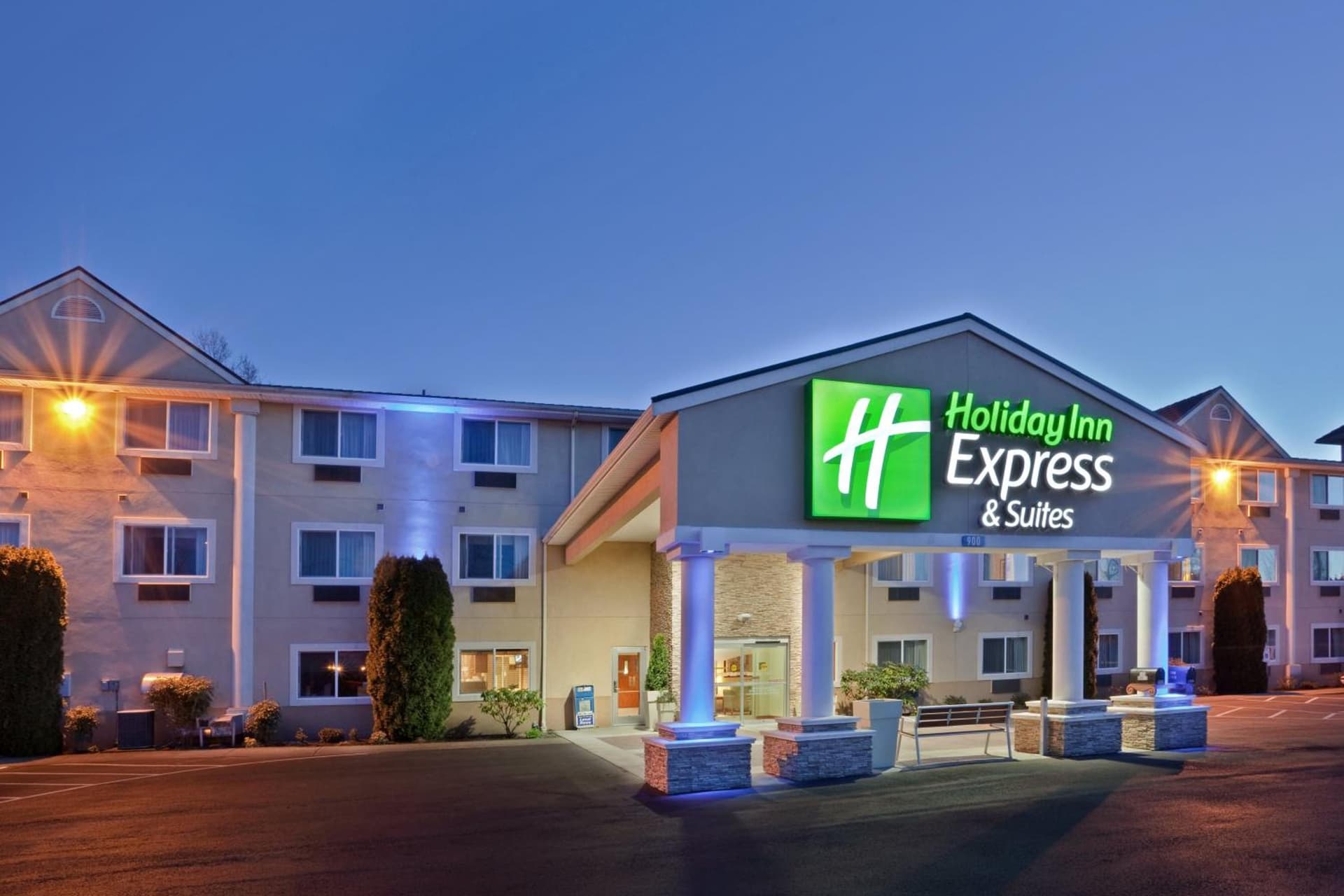 Holiday Inn Express Hotels & Suites Burlington by IHG featured exterior or lobby in Burlington, WA — similar hotel