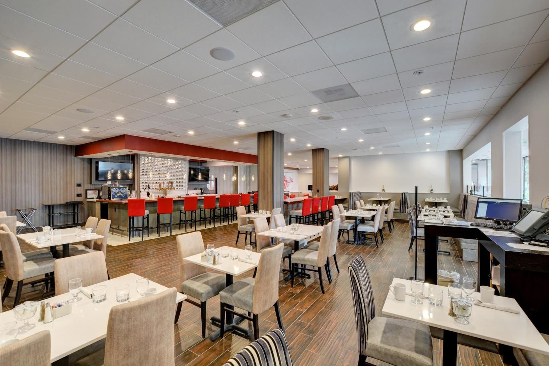 Holiday Inn - Salem by IHG interior in Salem, OR — gallery photo 2