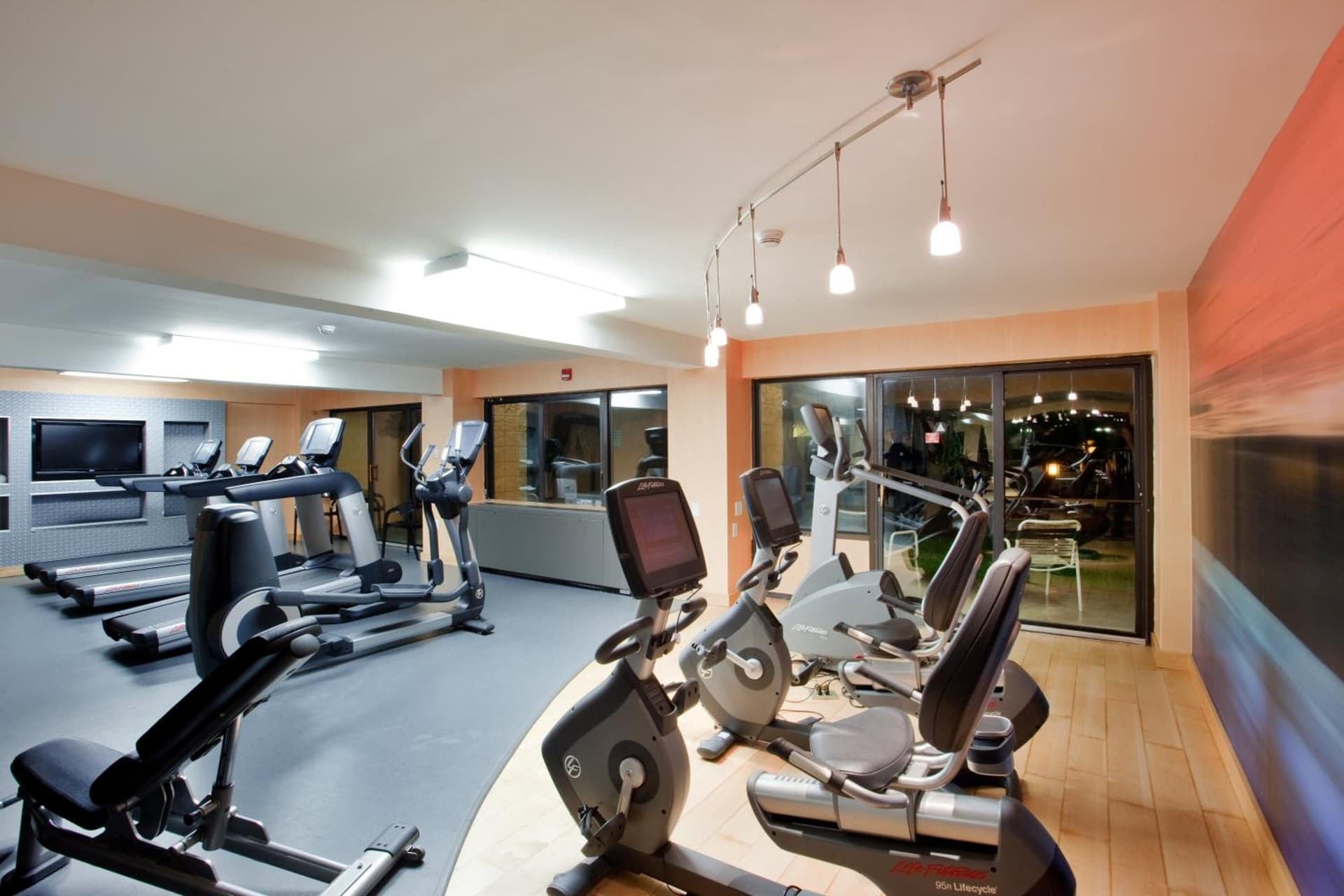 Holiday Inn Virginia Beach - Norfolk by IHG gallery photo in Virginia Beach, VA — image 39