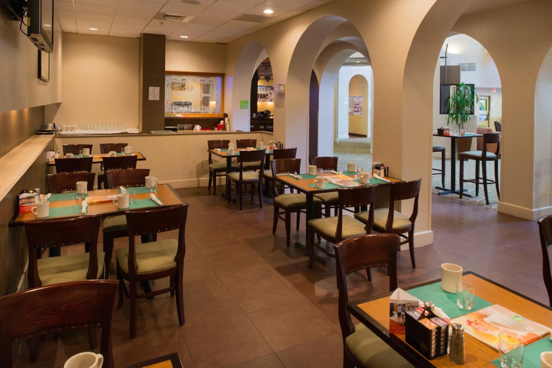 GreenTree Hotel Phoenix West gallery photo in Phoenix, AZ — image 33