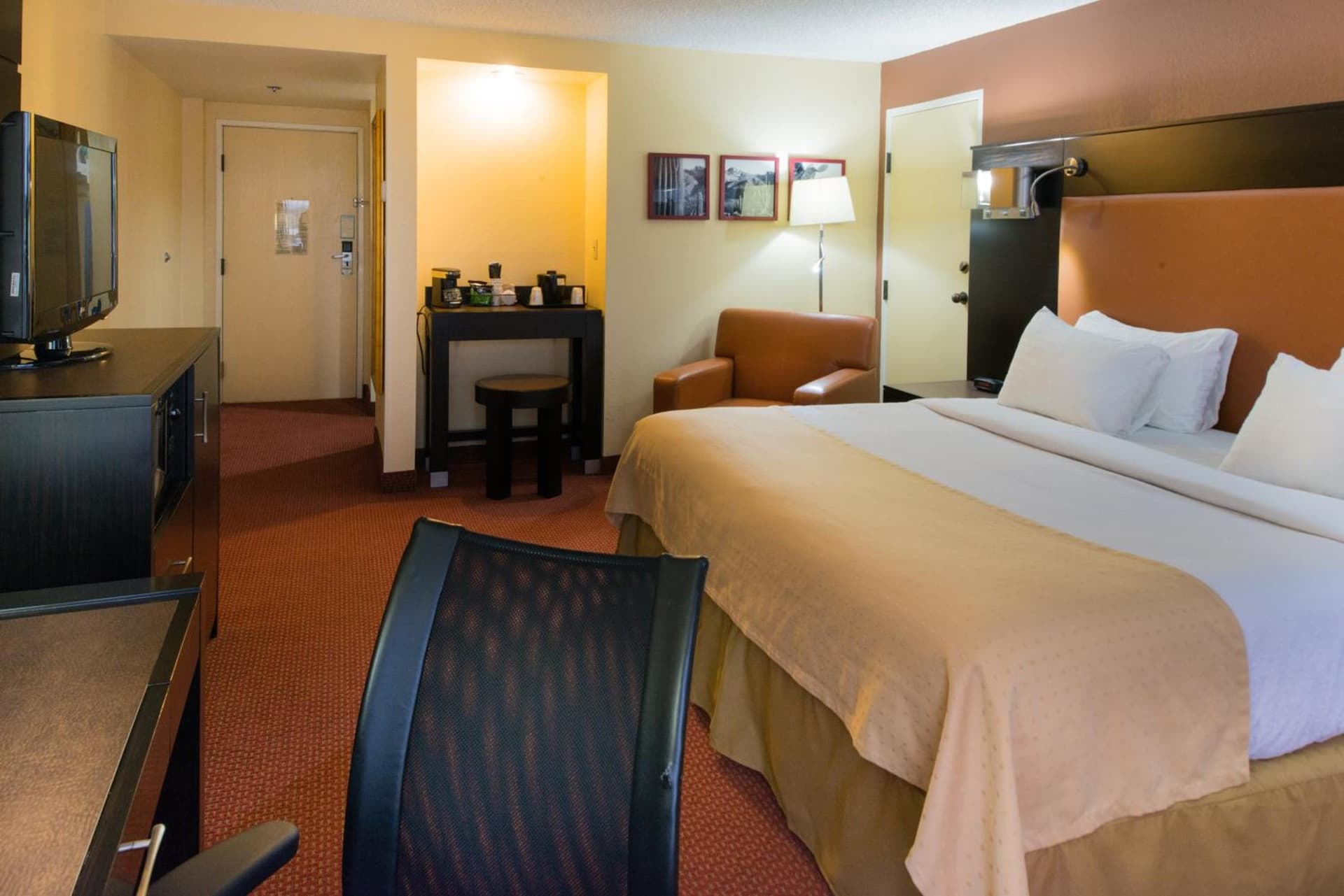 GreenTree Hotel Phoenix West gallery photo in Phoenix, AZ — image 31
