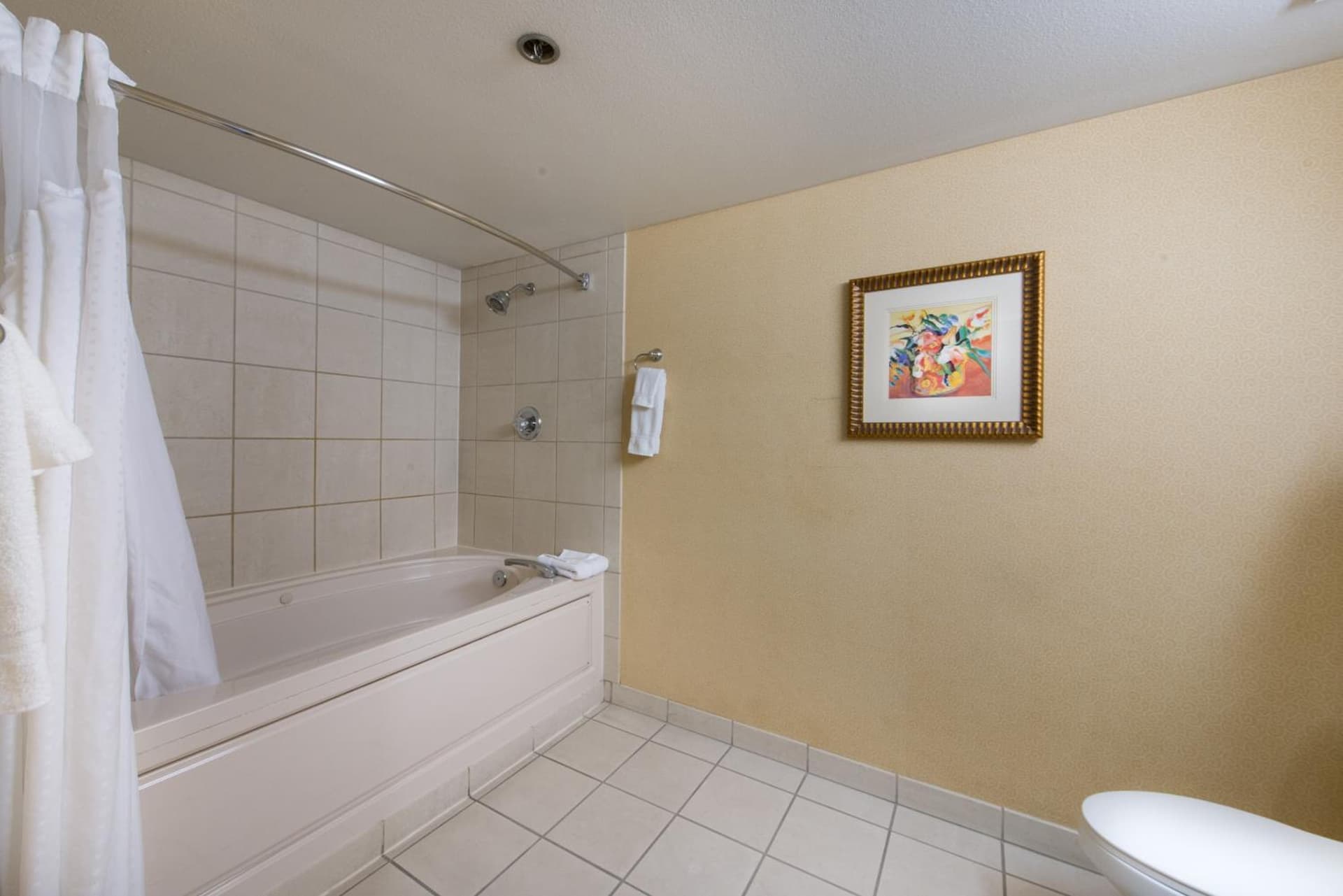GreenTree Hotel Phoenix West interior in Phoenix, AZ — gallery photo 2