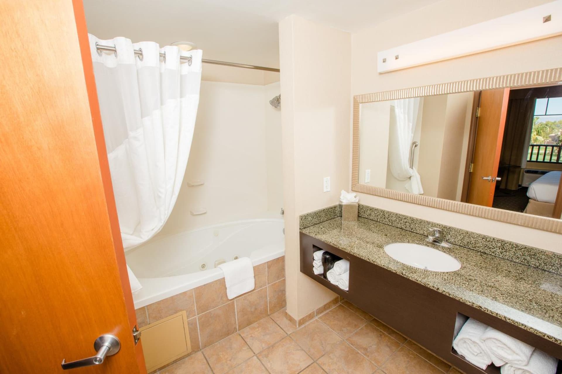 Holiday Inn Phoenix/Chandler by IHG gallery photo in Chandler, AZ — image 123