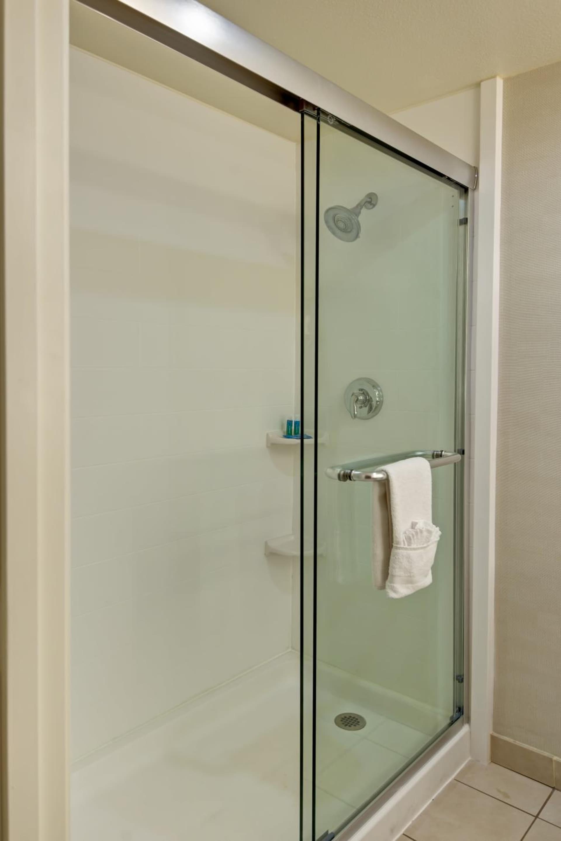 Holiday Inn Express Newport Beach by IHG gallery photo in Newport Beach, CA — image 7
